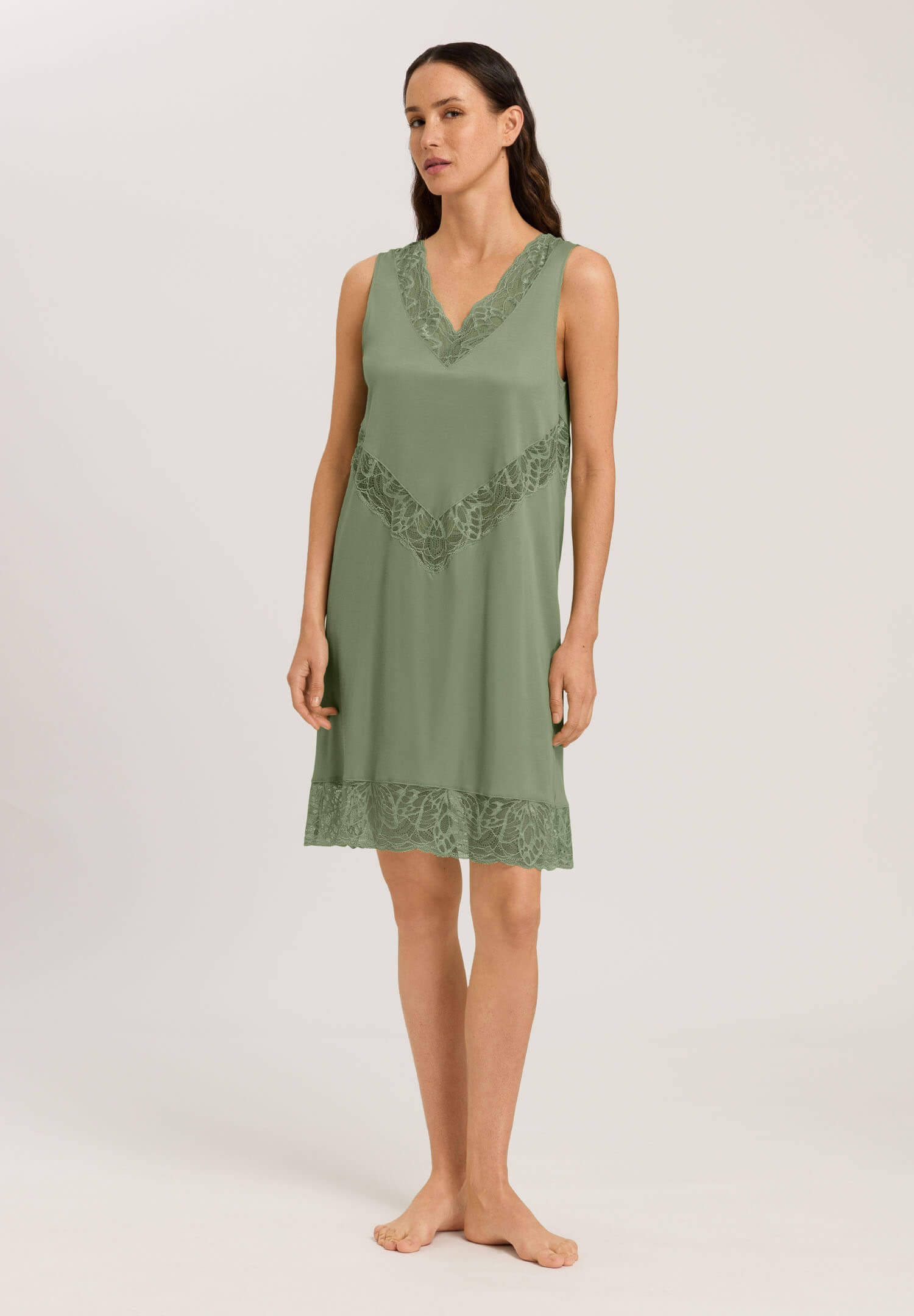 Ночная сорочка на широких бретелях. Цвет Оливковый (072718)