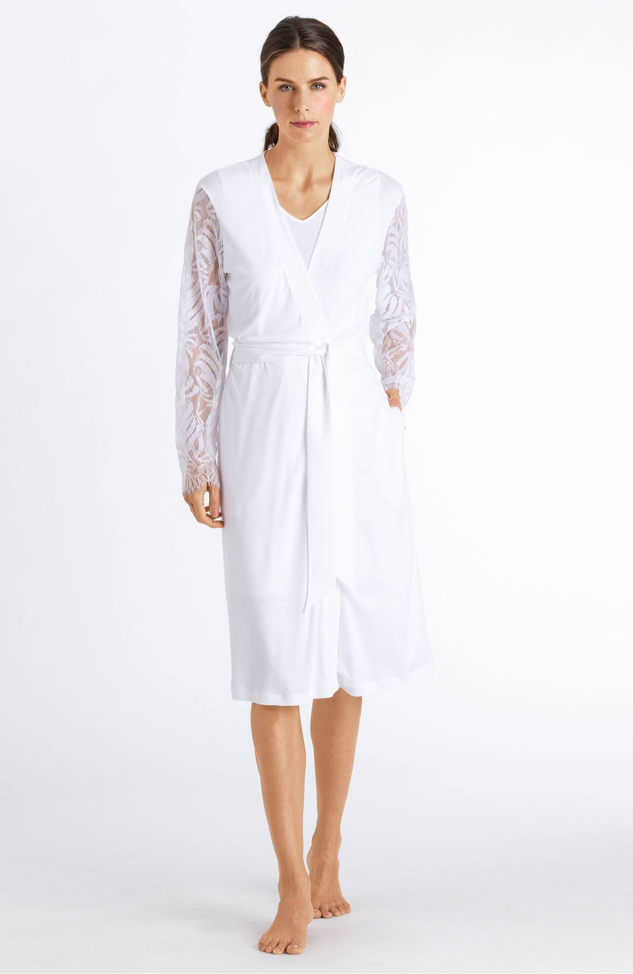 Халат с кружевом