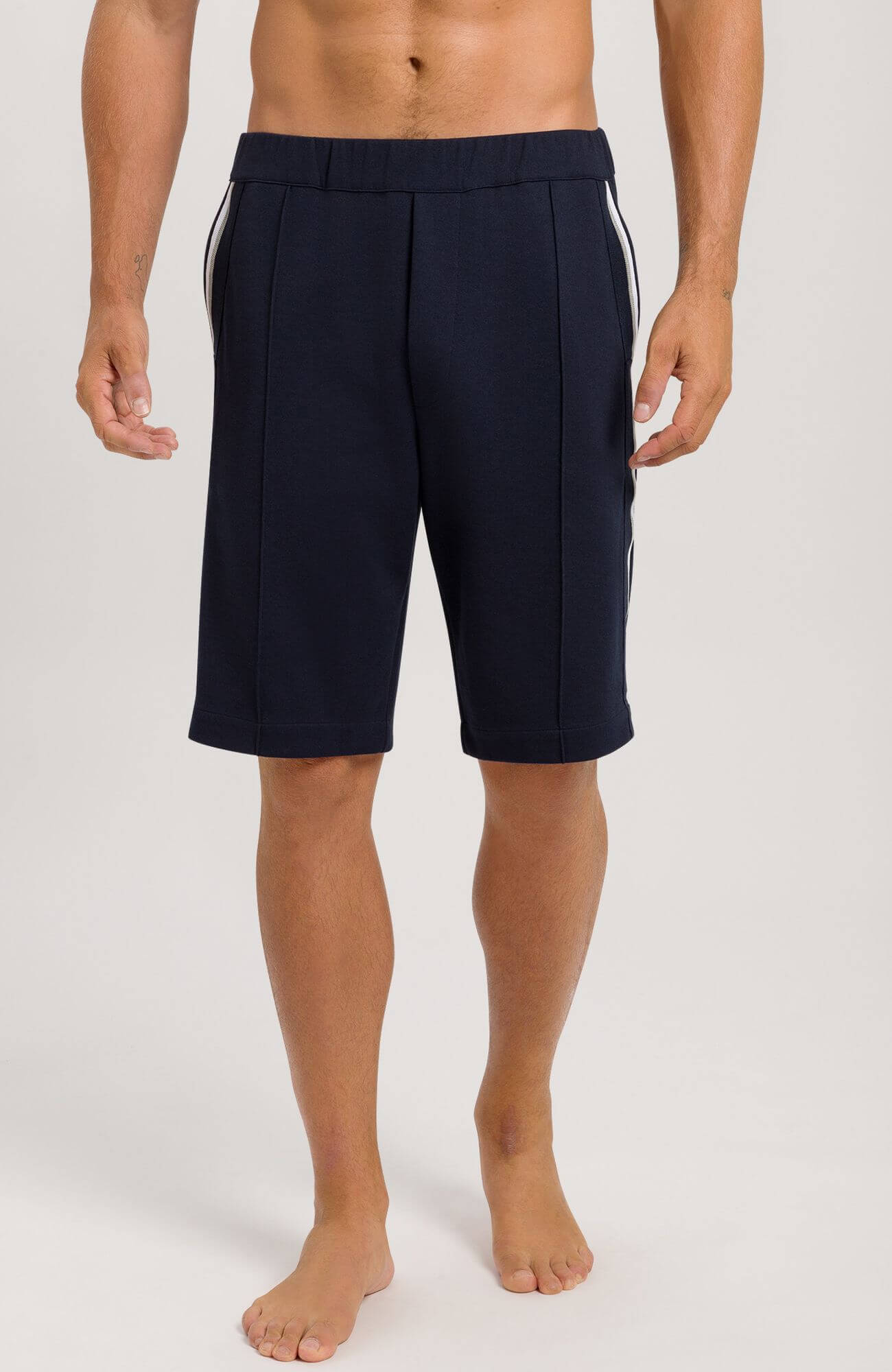 Шорты с боковыми карманами