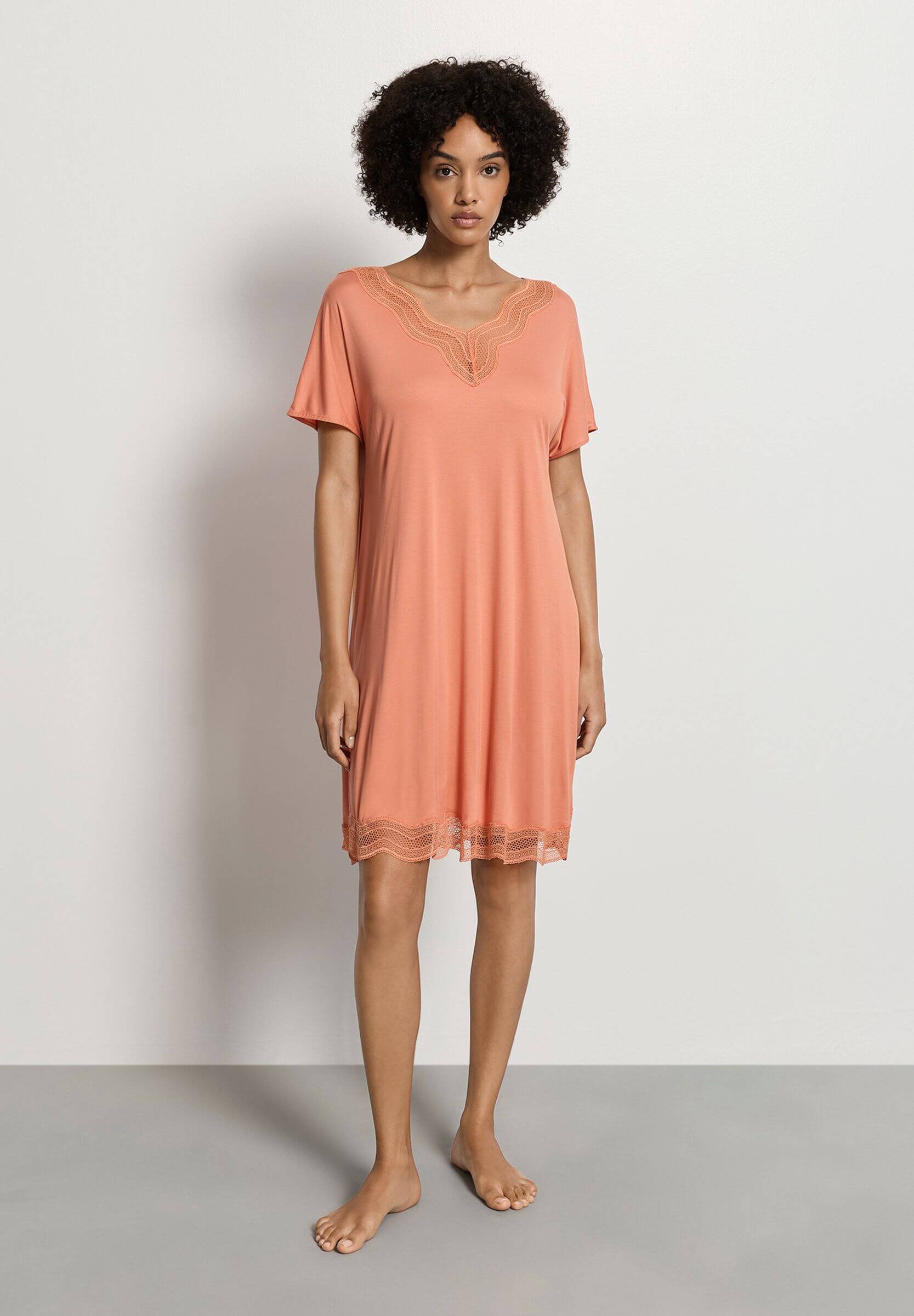 Ночная сорочка из микромодала с кружевными вставками