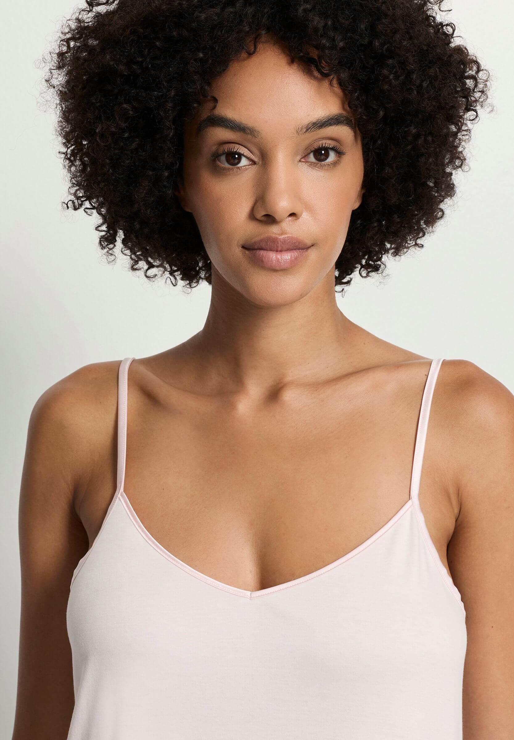 Ночная сорочка на тонких бретелях. Цвет Пудровый (071347)