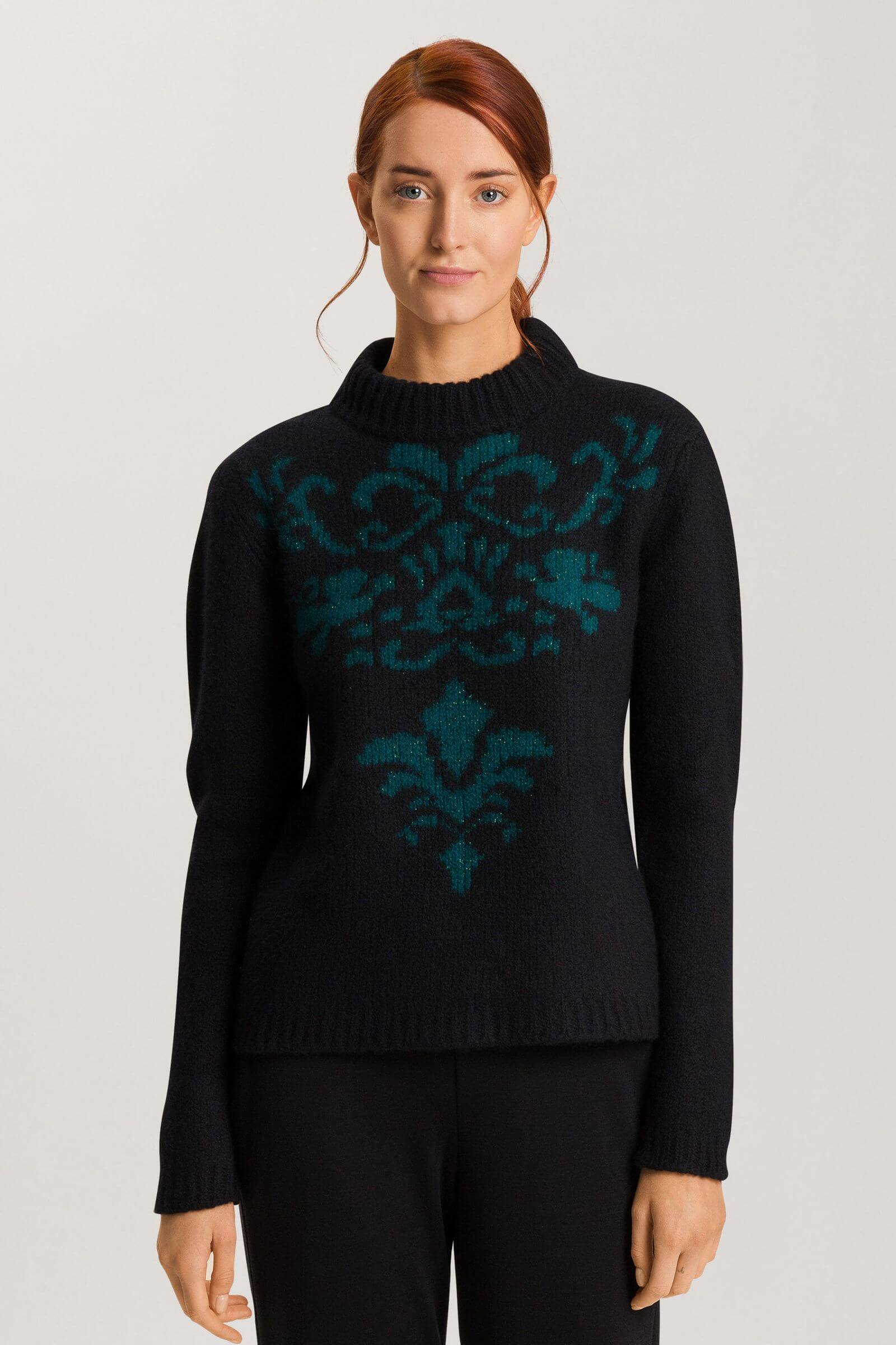 Шерстяной свитер. Цвет Черный (072554)