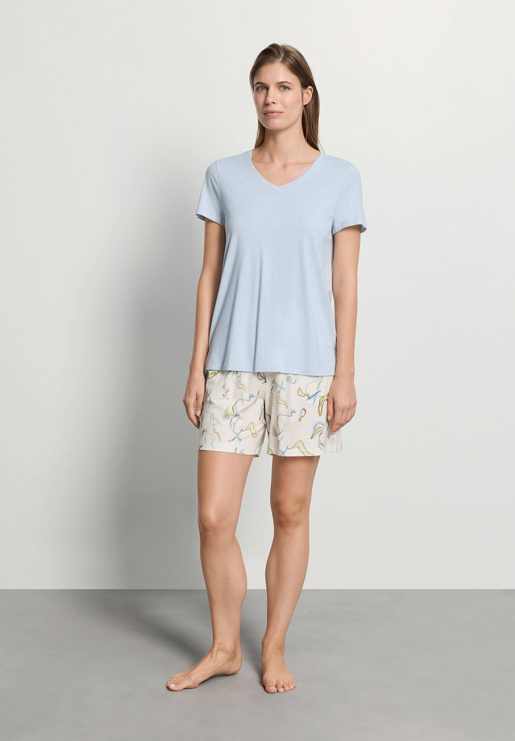 Пижамная футболка с V-образным вырезом. Цвет Голубой (072244)