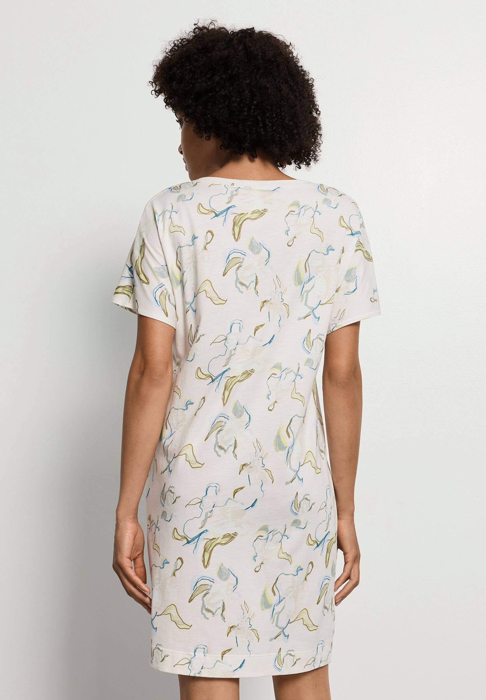 Ночная сорочка из смесовой ткани. Цвет Кремовый (073074)