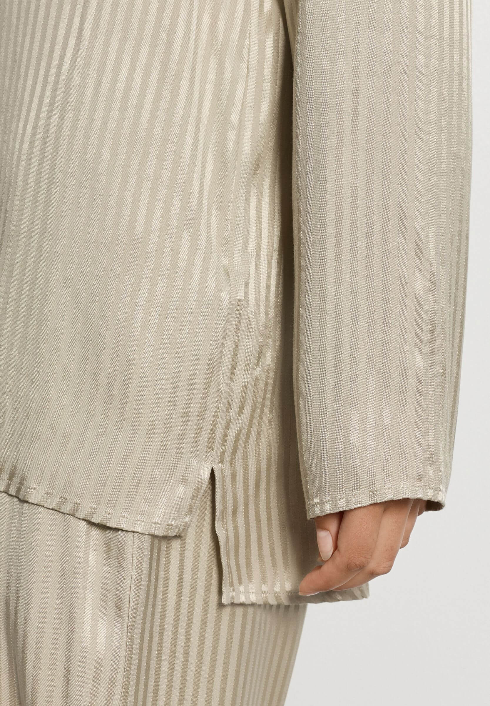 Пижамная рубашка из шелковистой вискозы. Цвет Бежевый (072661)