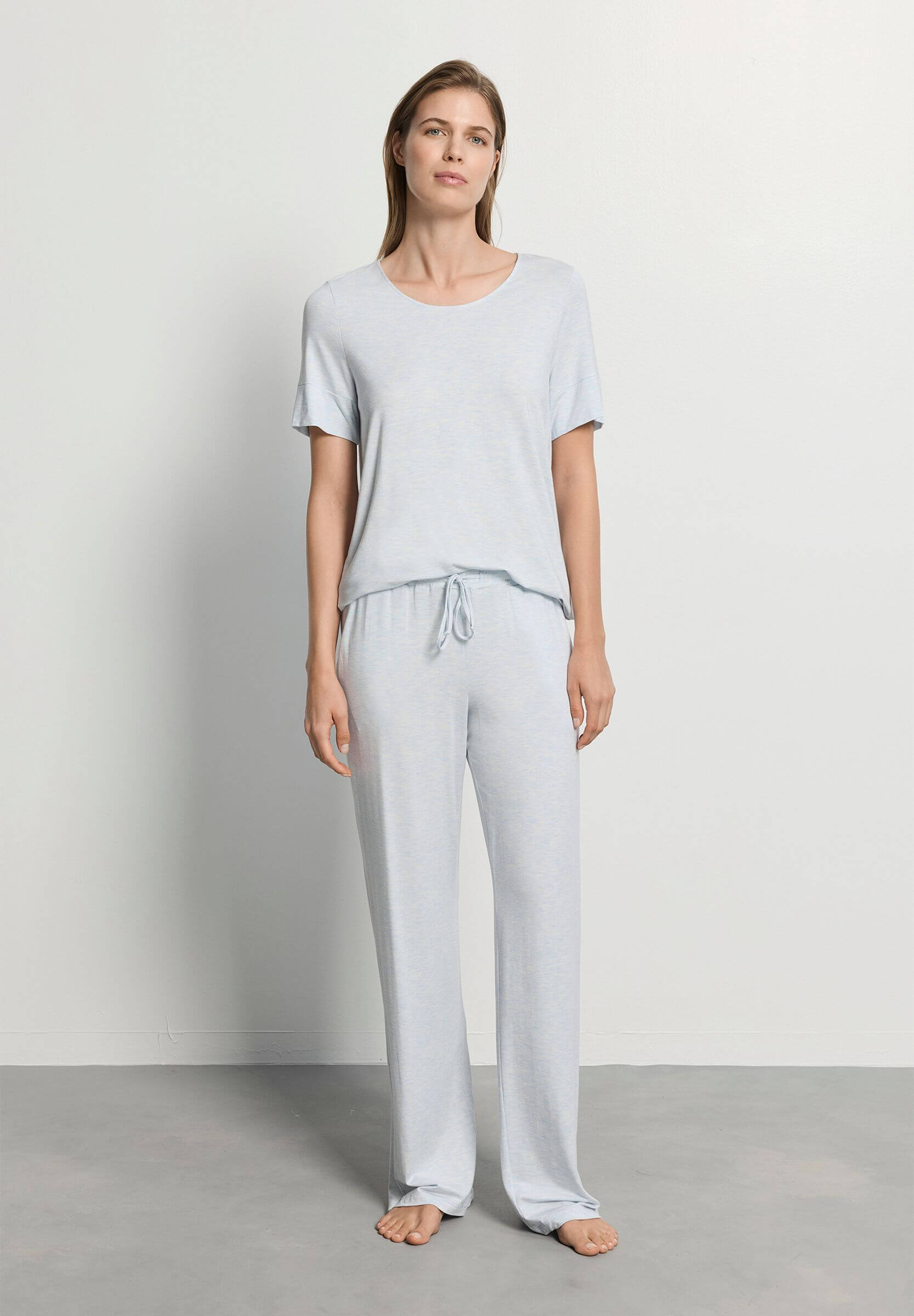 Пижамные брюки из шелковистой вискозы. Цвет Голубой (073081)