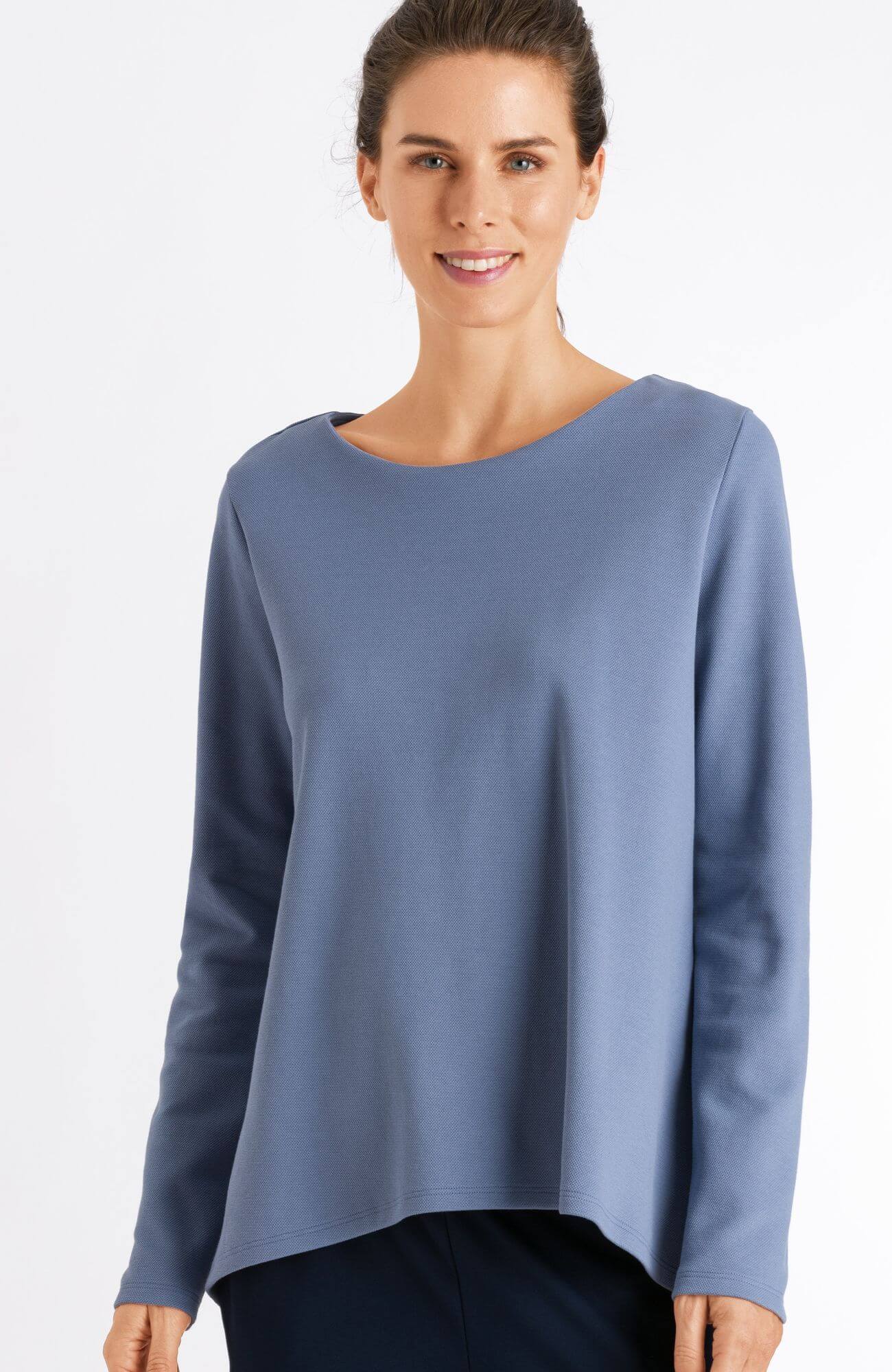 Хлопковый лонгслив с удлиненной спинкой