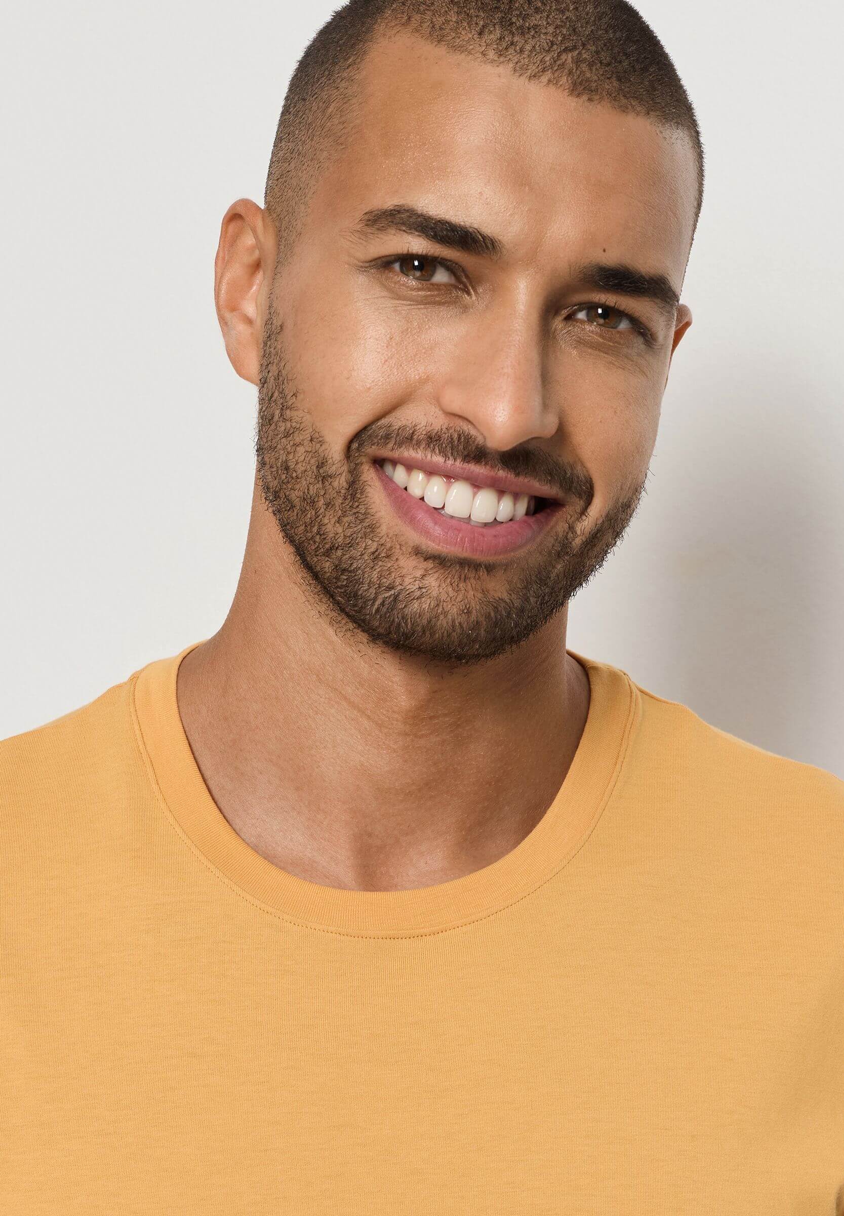 Футболка из 100% хлопка. Цвет Желтый (072278)