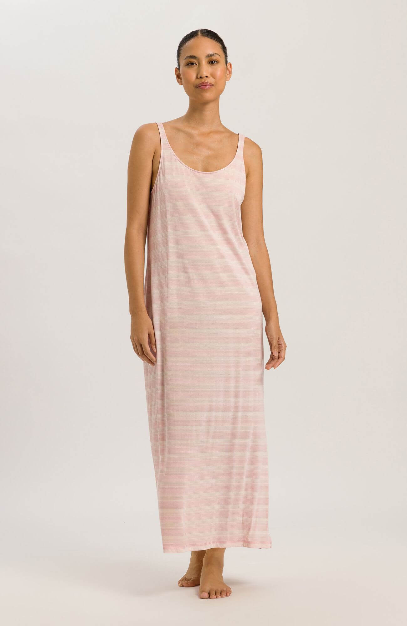 Ночная сорочка на узких бретелях. Цвет Розовый (072881)