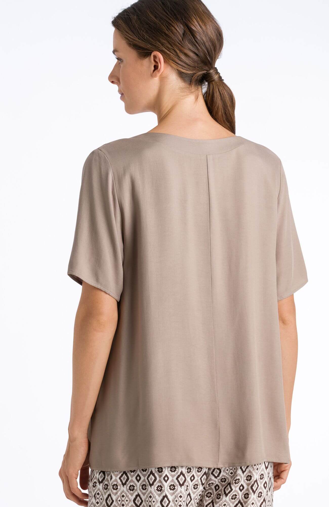 Футболка с V-образным вырезом. Цвет Серый (071859)