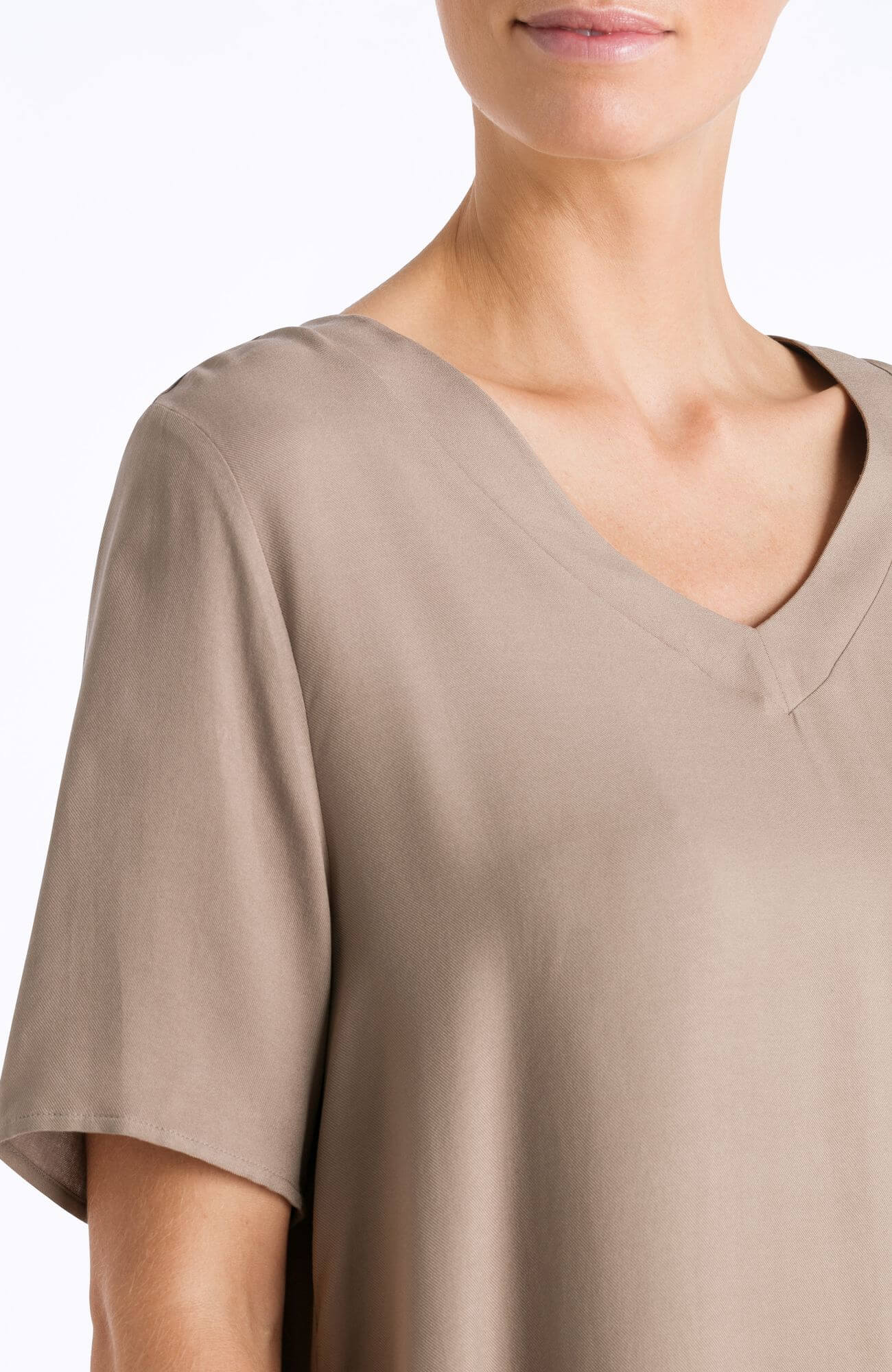 Футболка с V-образным вырезом. Цвет Серый (071859)