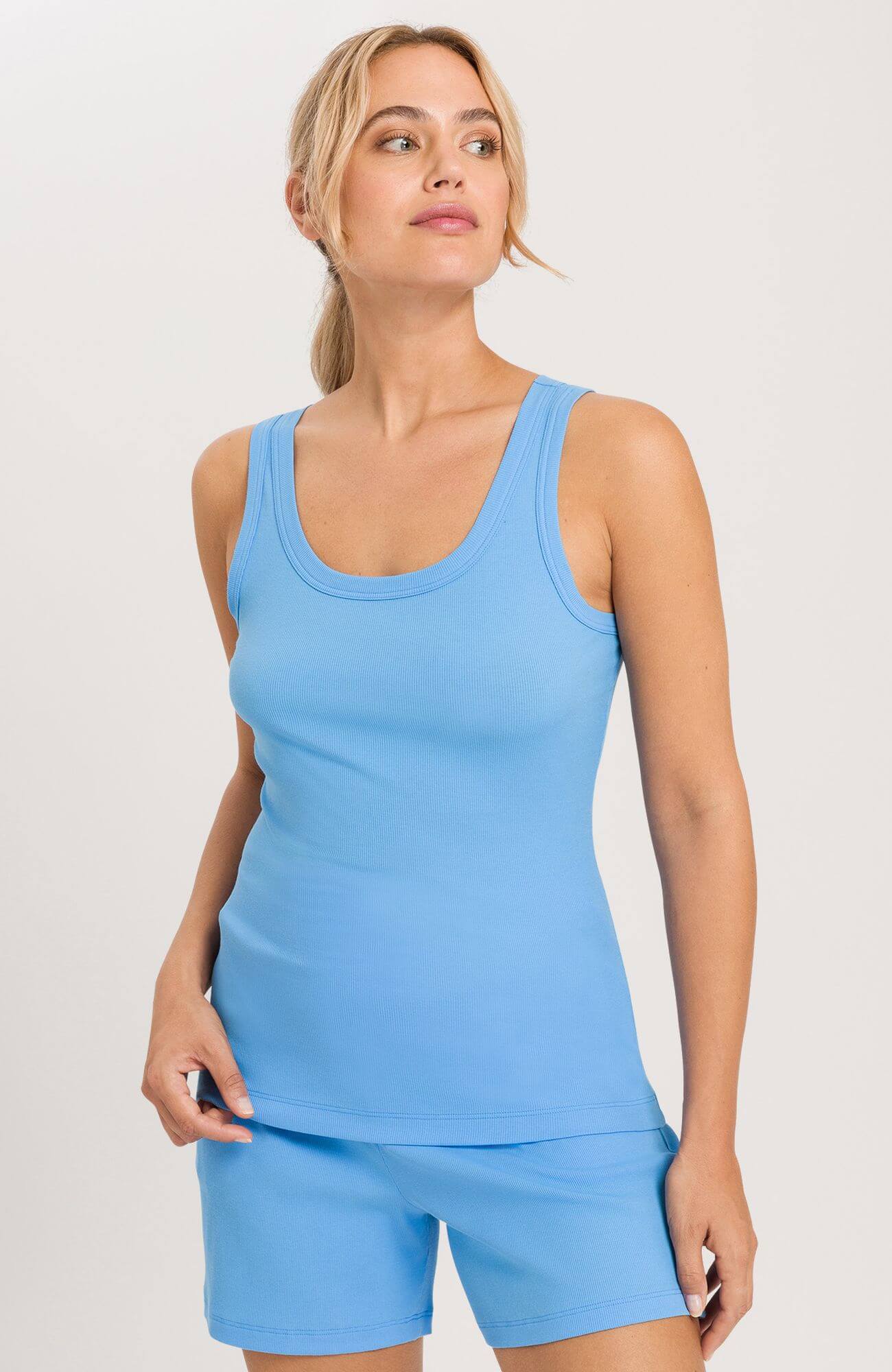 Пижамная майка на узких бретелях