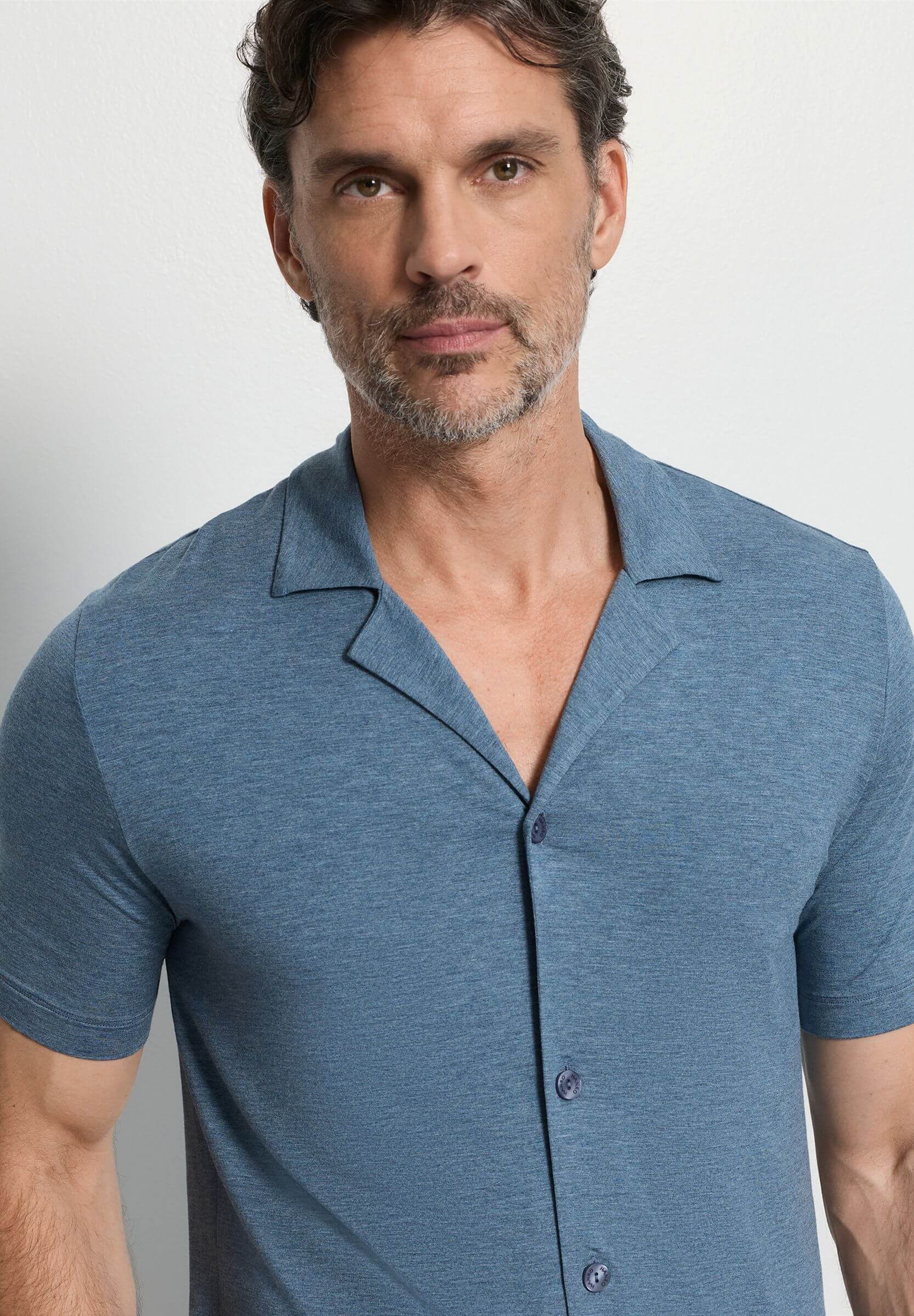 Рубашка из эластичной и мягкой вискозы. Цвет Синий (073082)