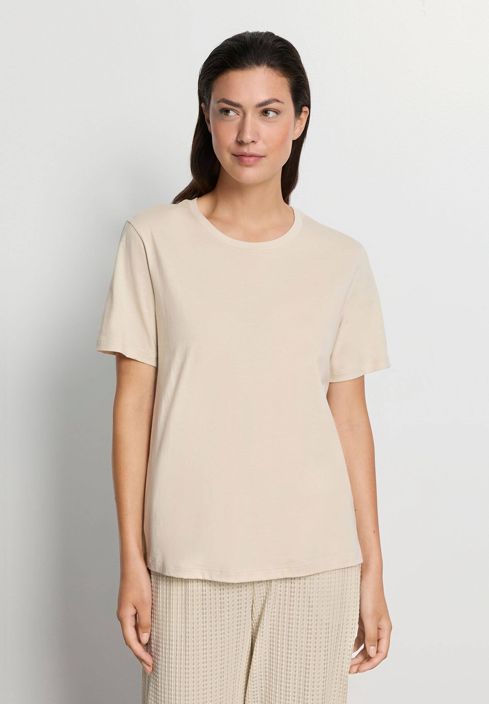 Футболка с круглым вырезом