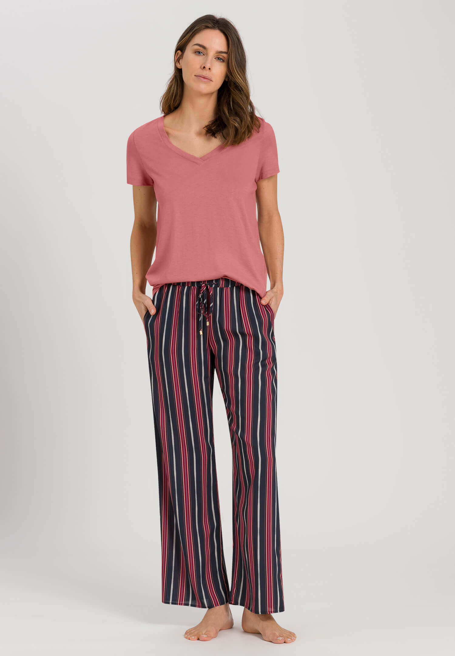 Футболка с V-образным вырезом. Цвет Розовый (072408)