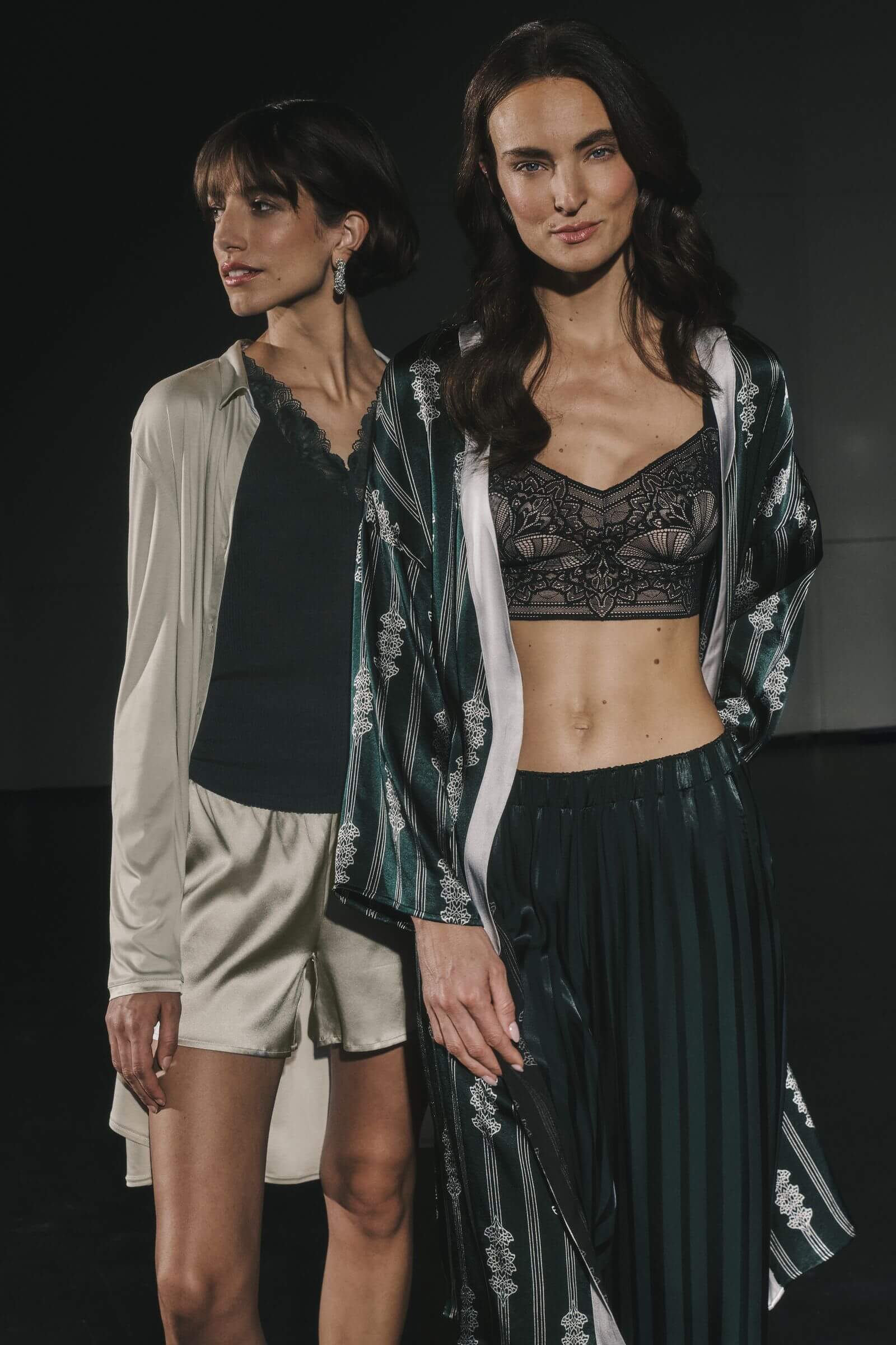 Кружевной бюстгальтер бралетт. Цвет Черный (070019)