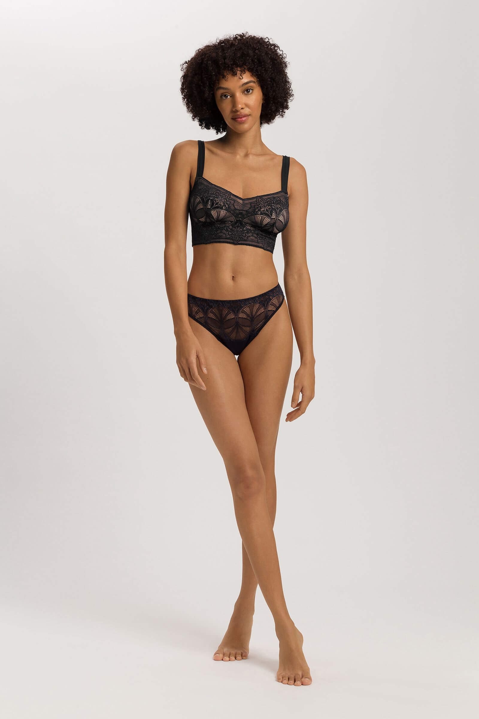 Кружевной бюстгальтер бралетт. Цвет Черный (070019)