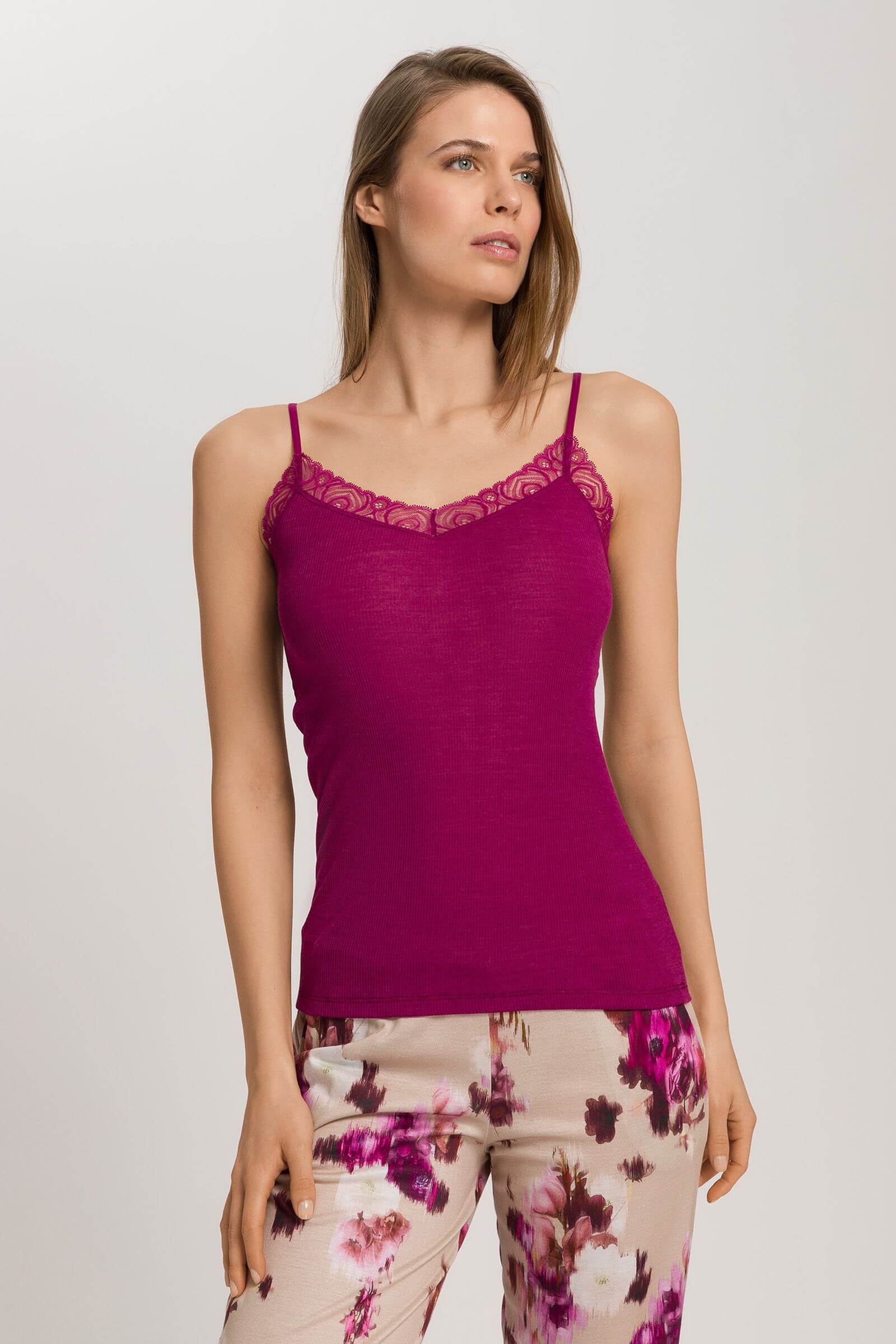 Термомайка из шерсти и шелка с кружевом. Цвет Фуксия (072473)