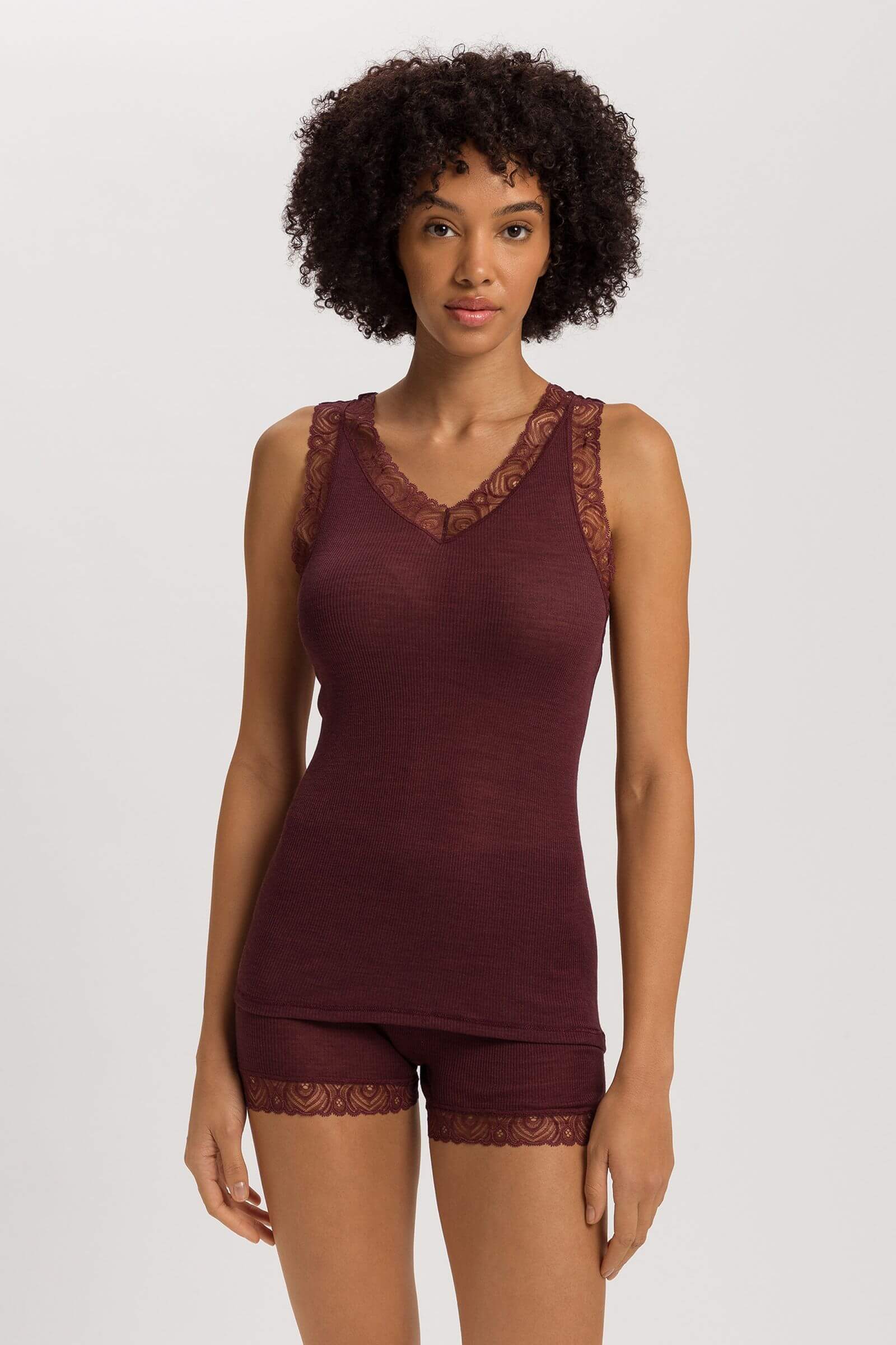 Термомайка из шерсти и шелка с кружевом. Цвет Бордовый (072421)