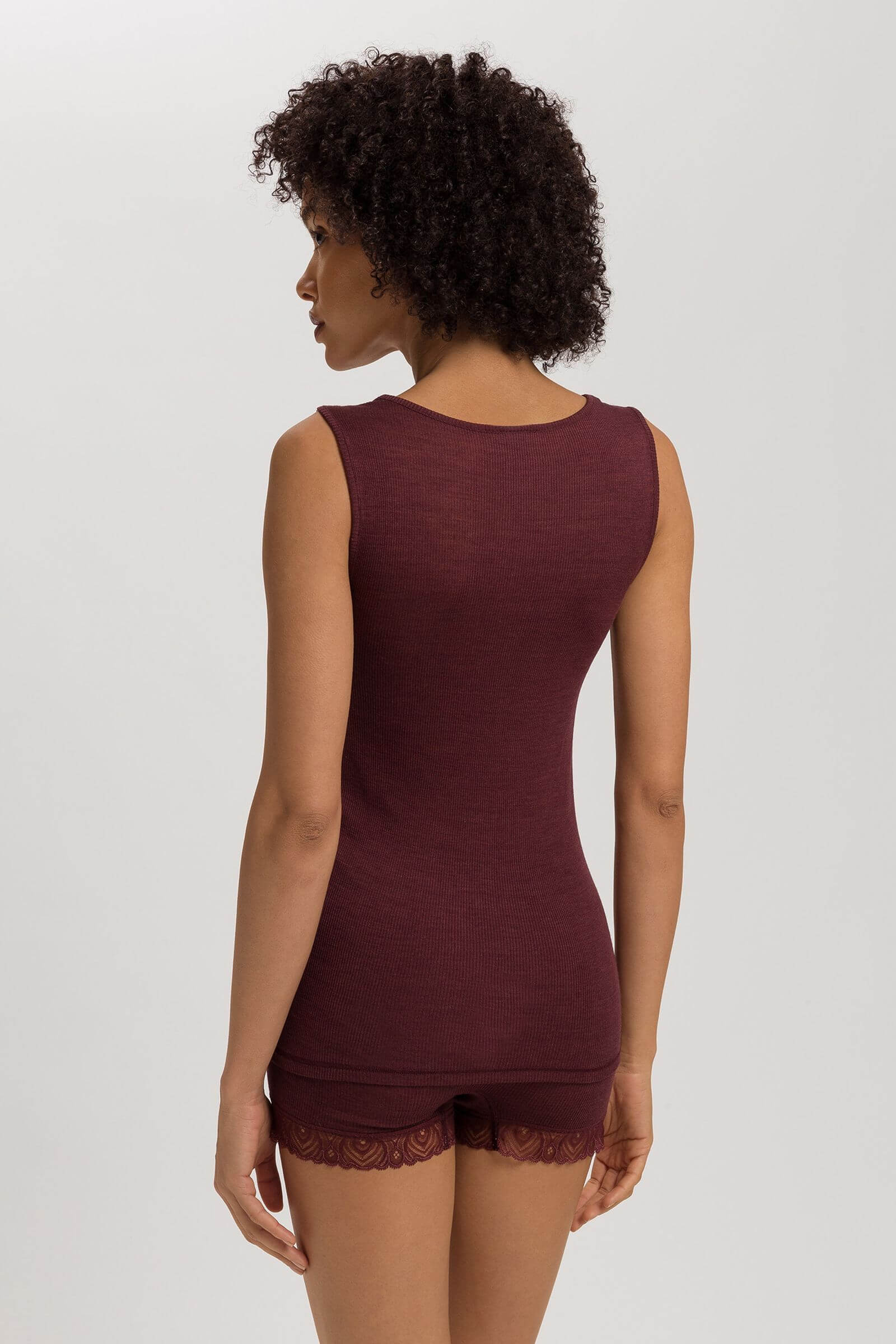 Термомайка из шерсти и шелка с кружевом. Цвет Бордовый (072421)