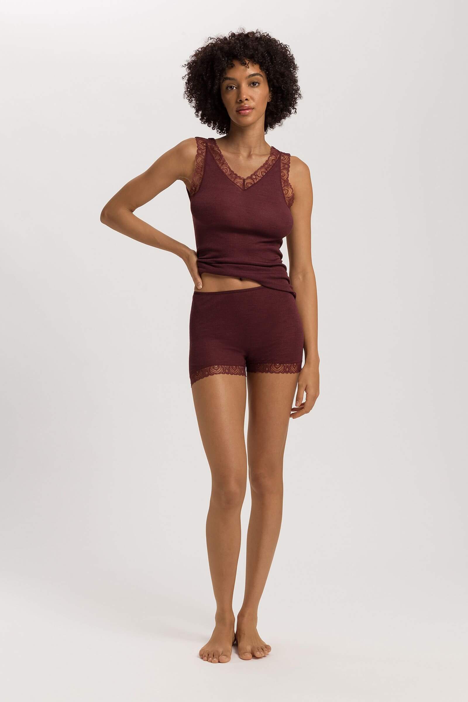 Термомайка из шерсти и шелка с кружевом. Цвет Бордовый (072421)