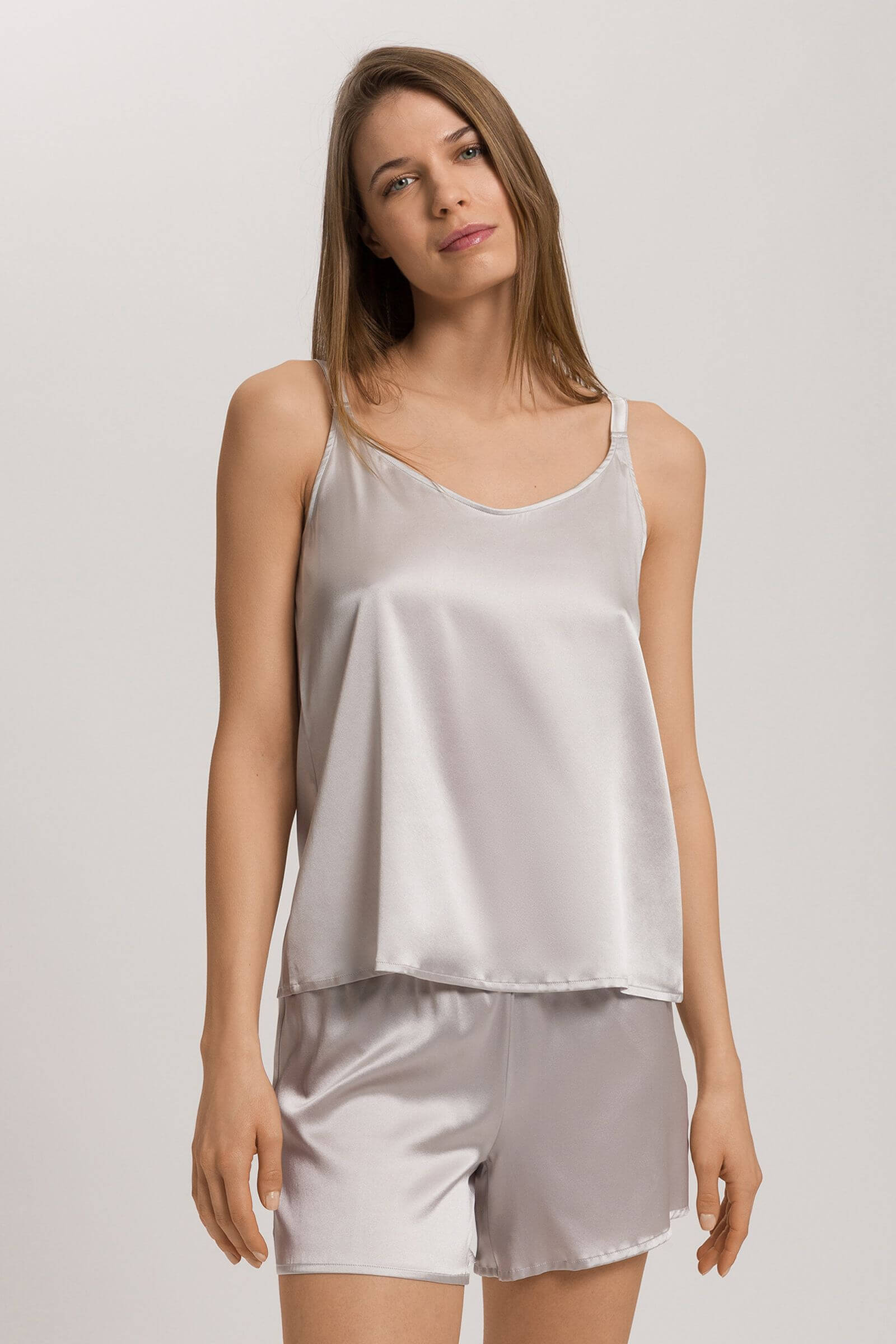 Топ на тонких бретелях