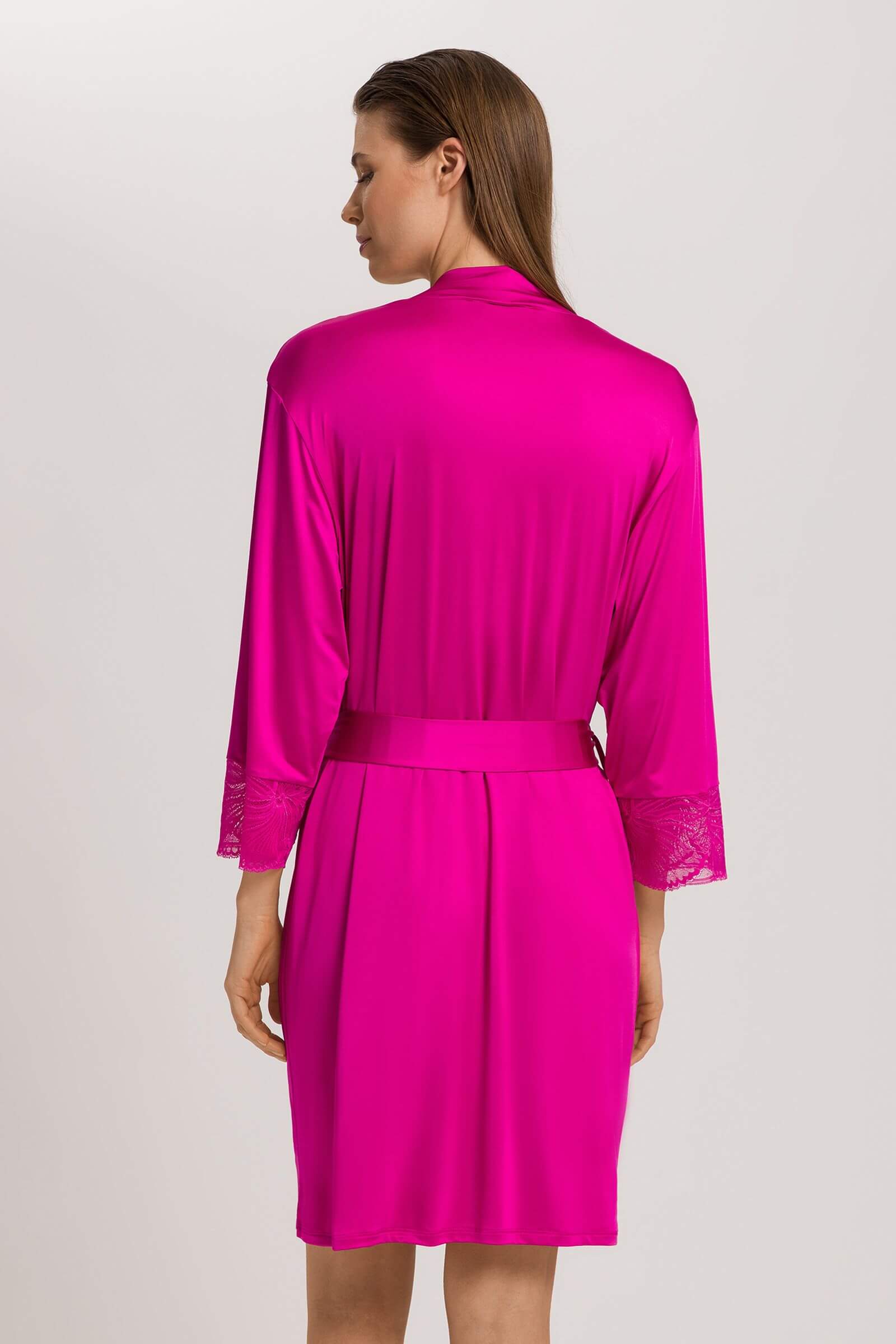 Халат из вискозы с кружевом. Цвет Фуксия (071370)