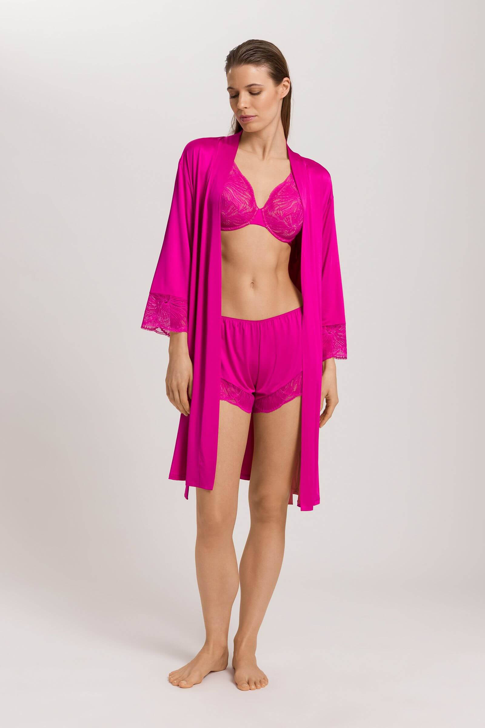 Халат из вискозы с кружевом. Цвет Фуксия (071370)