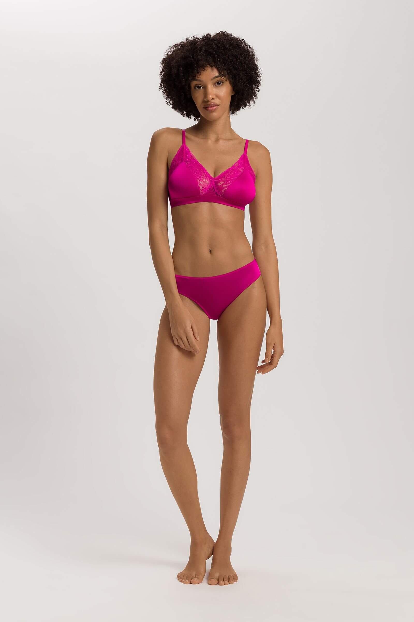 Бюстгальтер из вискозы с кружевом. Цвет Фуксия (071370)