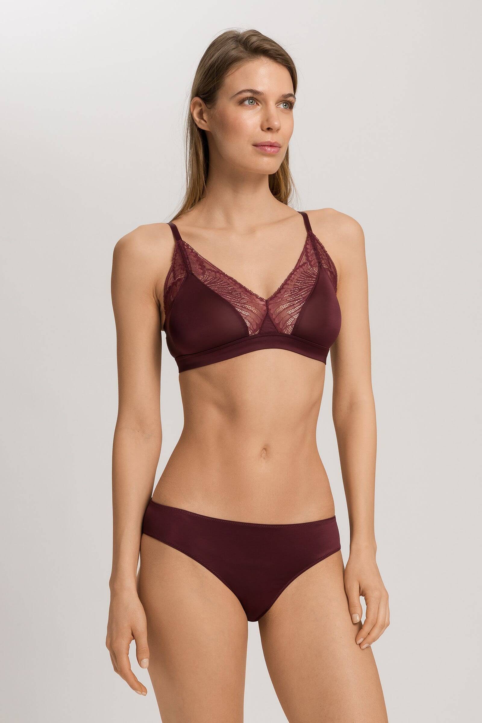 Бюстгальтер из вискозы с кружевом. Цвет Бордовый (072421)