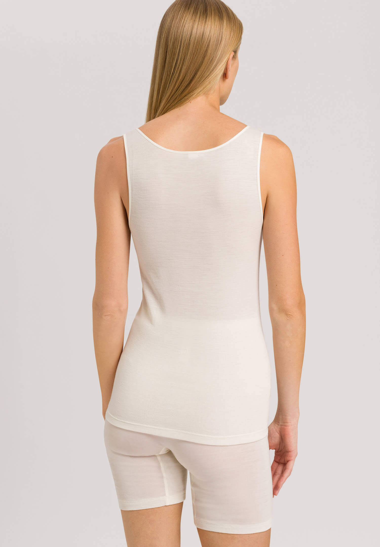 Термомайка с V-образным вырезом. Цвет Кремовый (070795)