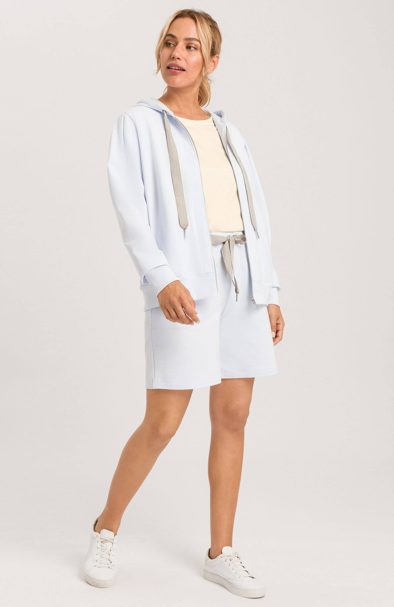 Футболка с круглым вырезом. Цвет Кремовый (071200)