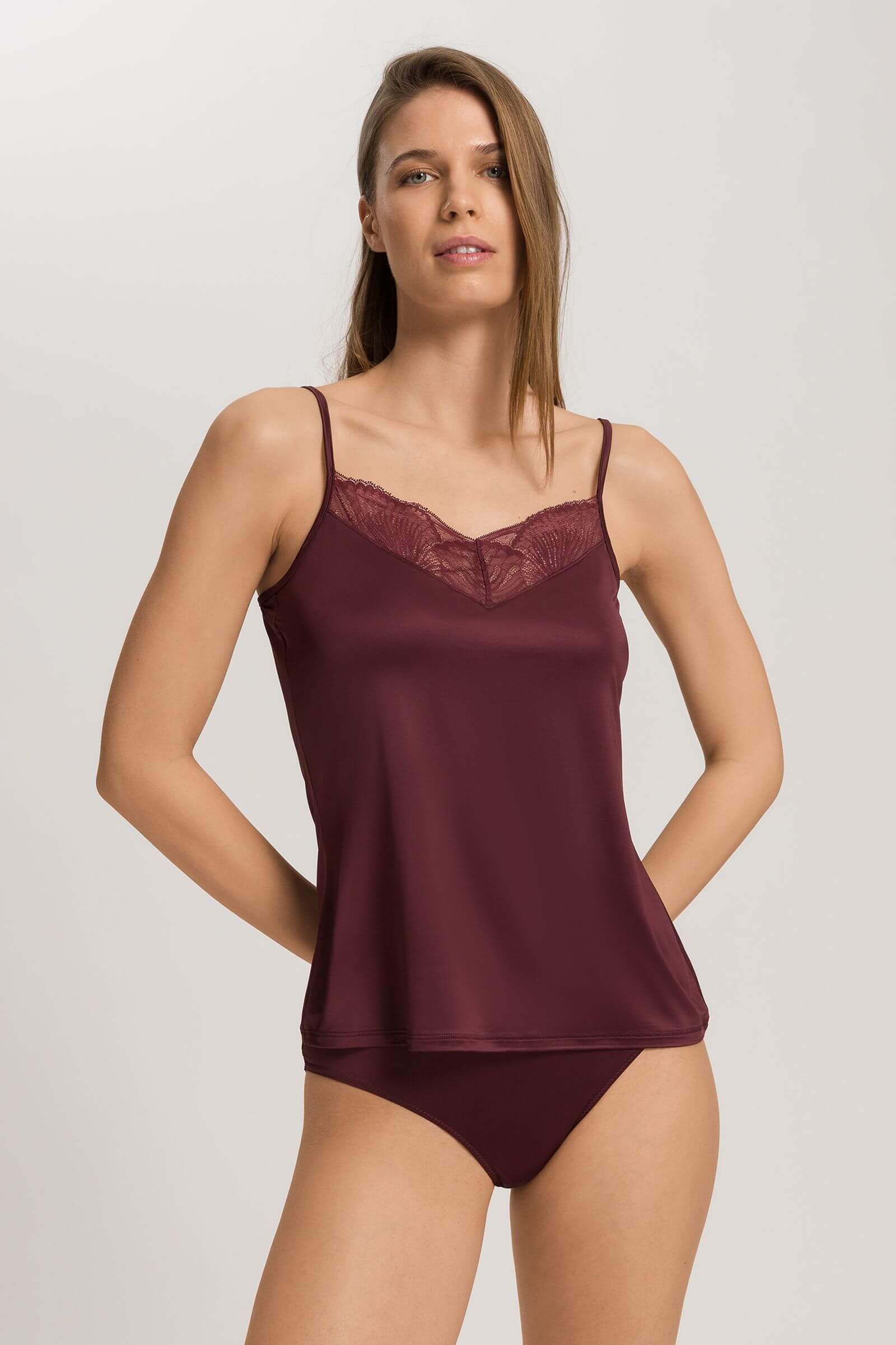 Пижамный топ из вискозы с кружевом. Цвет Бордовый (072421)