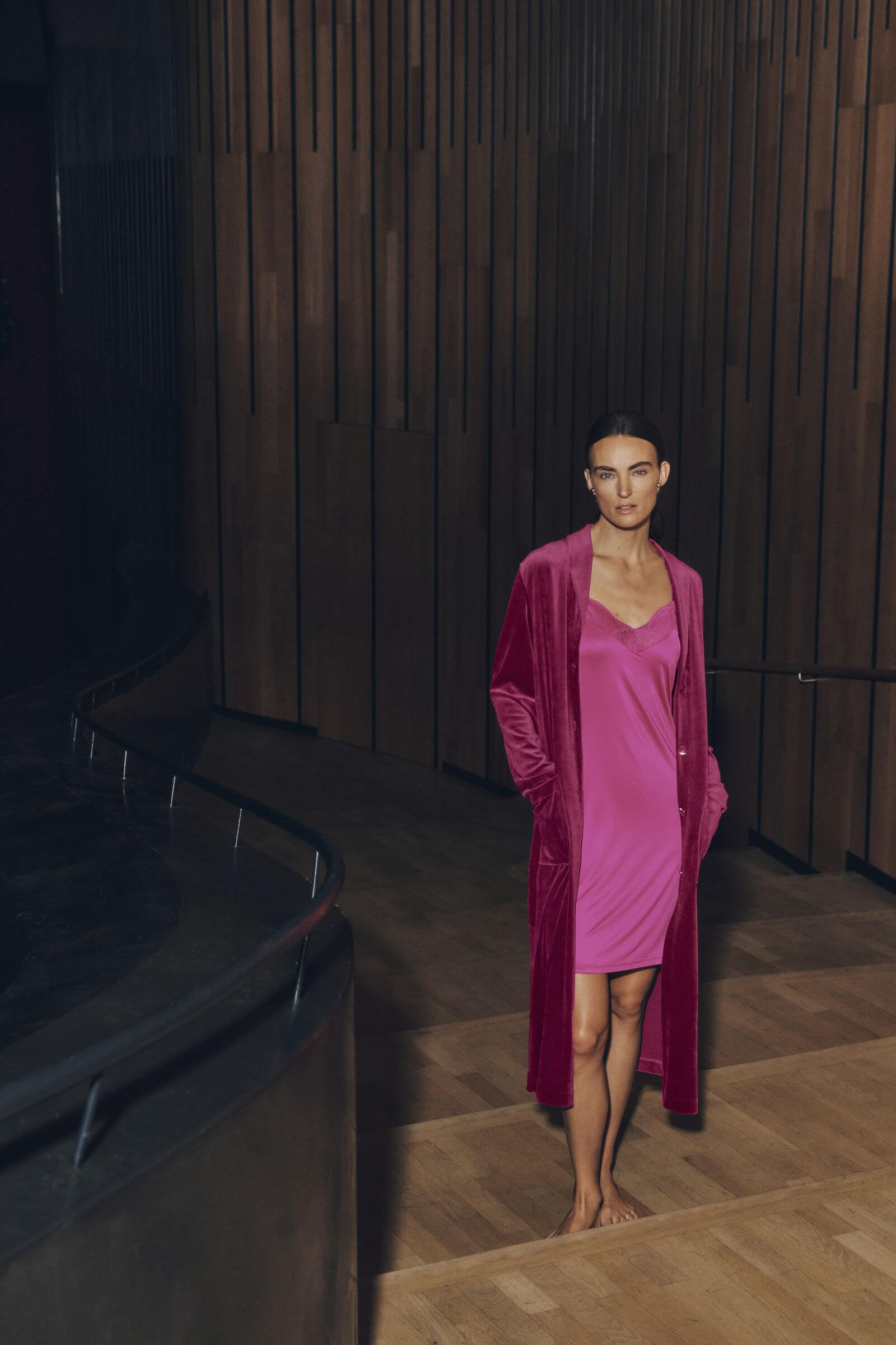 Комбинация из вискозы с кружевом. Цвет Фуксия (071370)