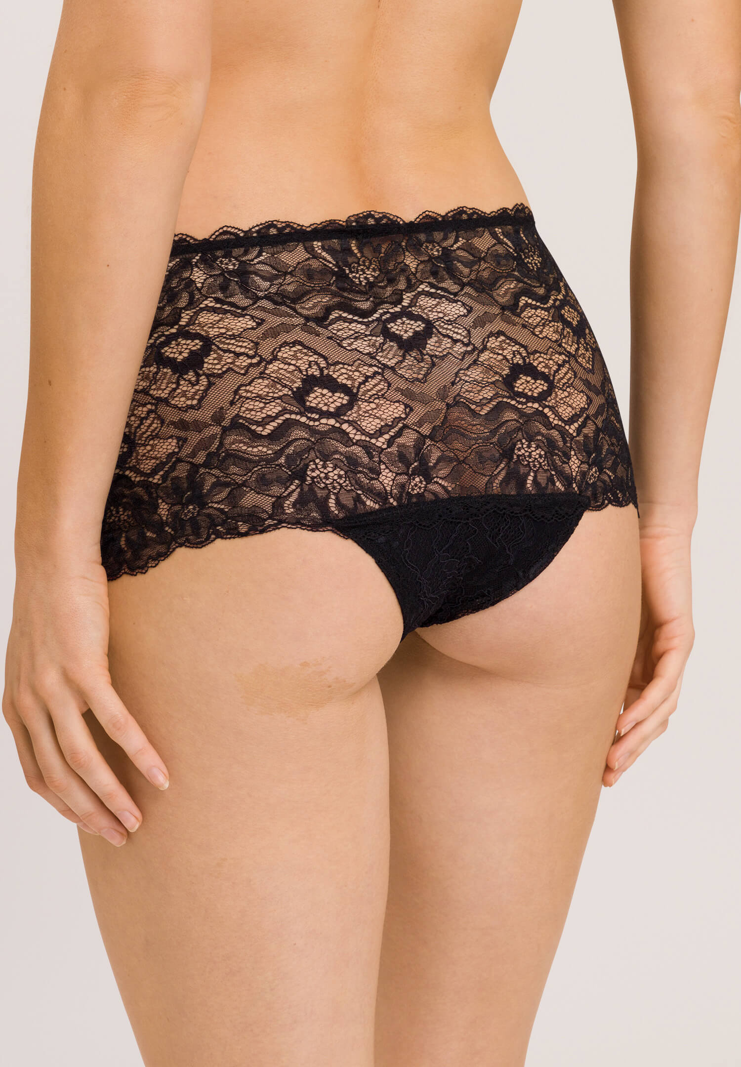 Трусы хипстеры с завышенной посадкой. Цвет Черный (070019)