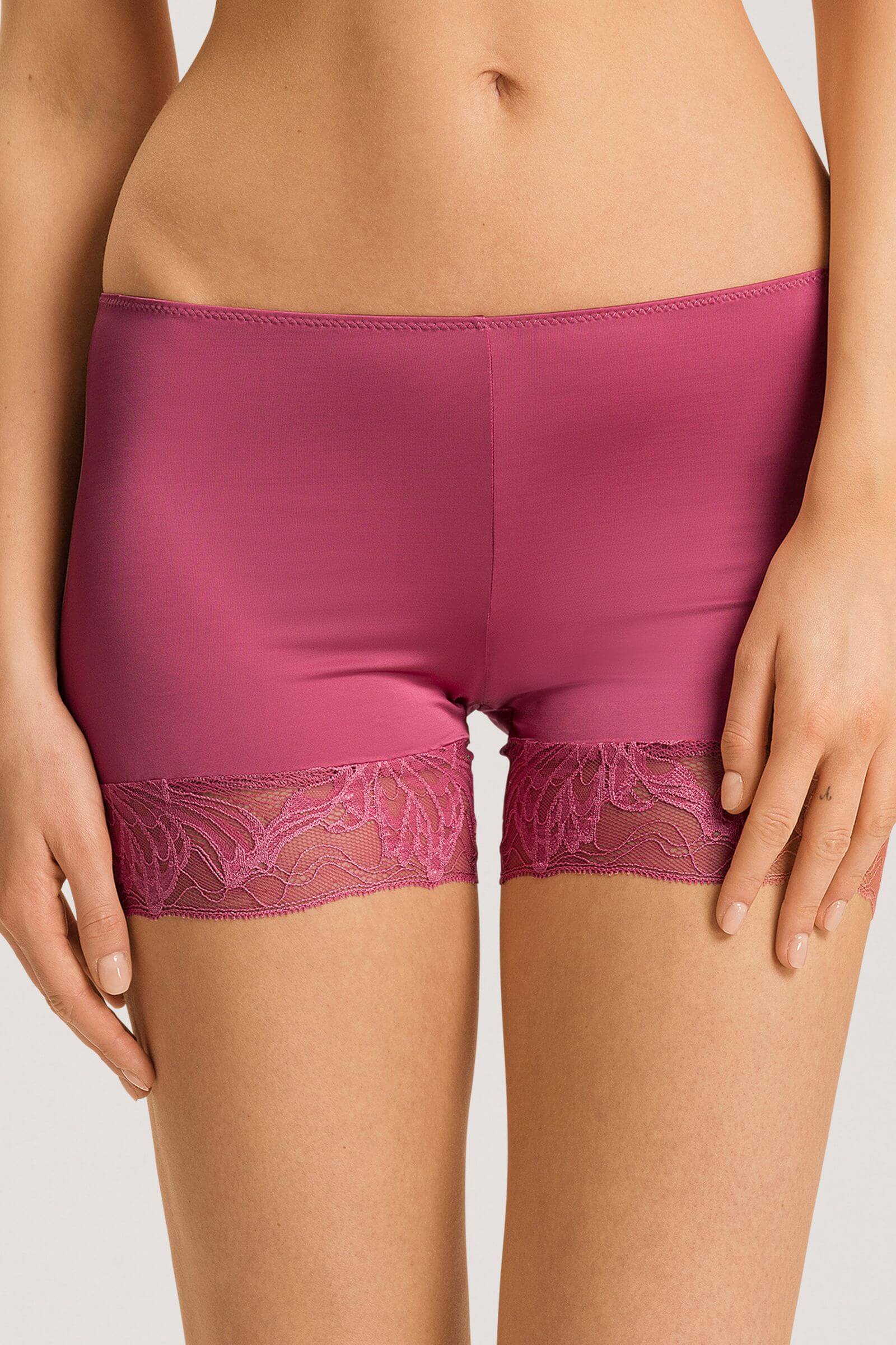 Трусы шортики с графичным кружевом