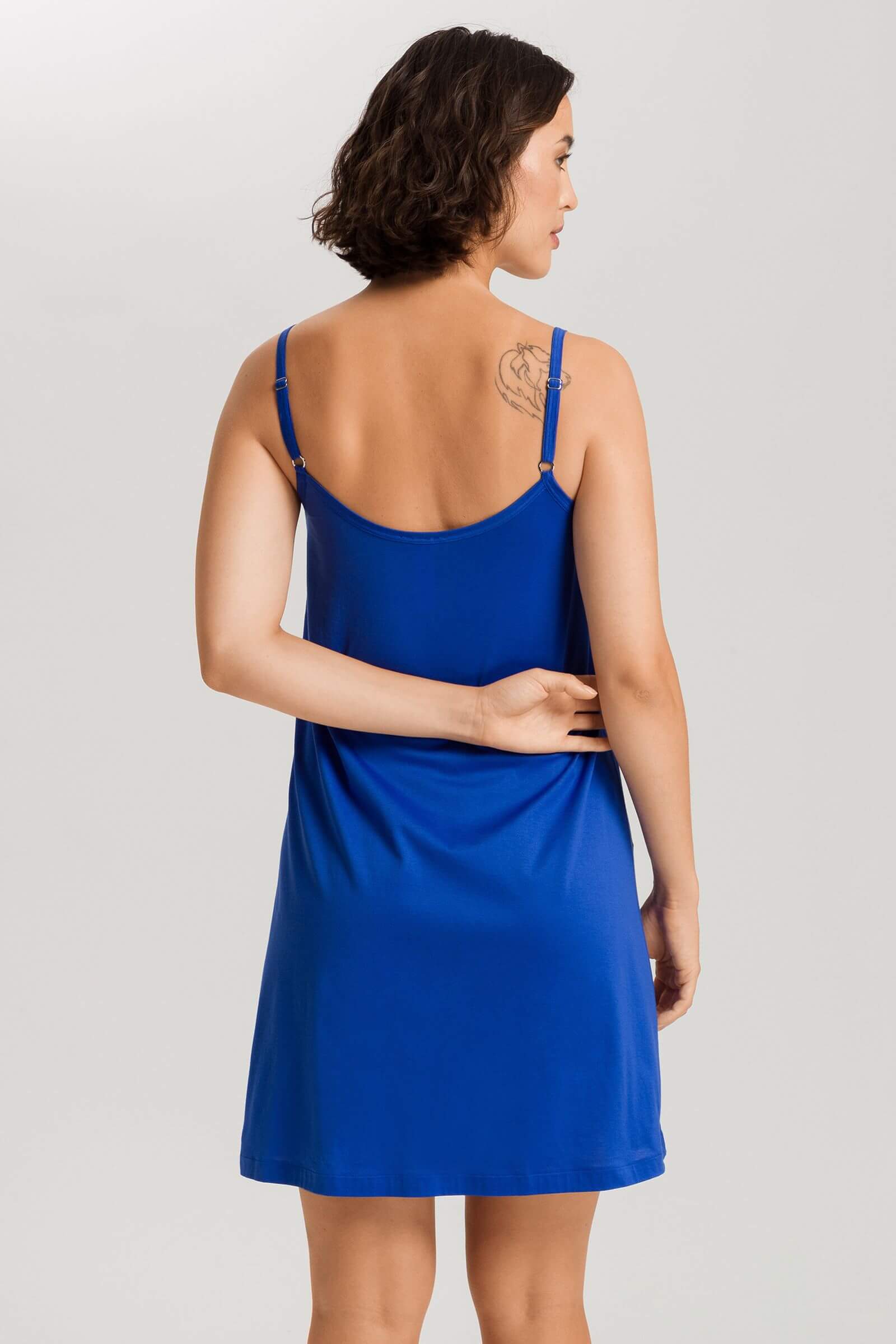 Ночная сорочка на тонких бретелях. Цвет Синий (071584)