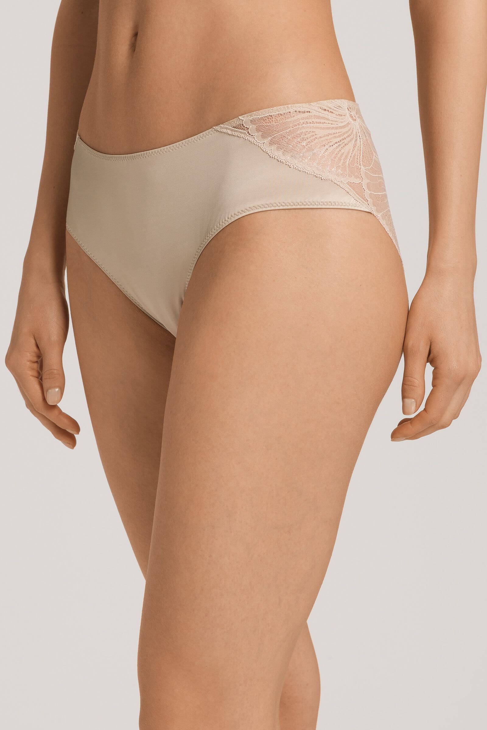 Трусы хипстеры из вискозы с кружевом. Цвет Бежевый (072216)
