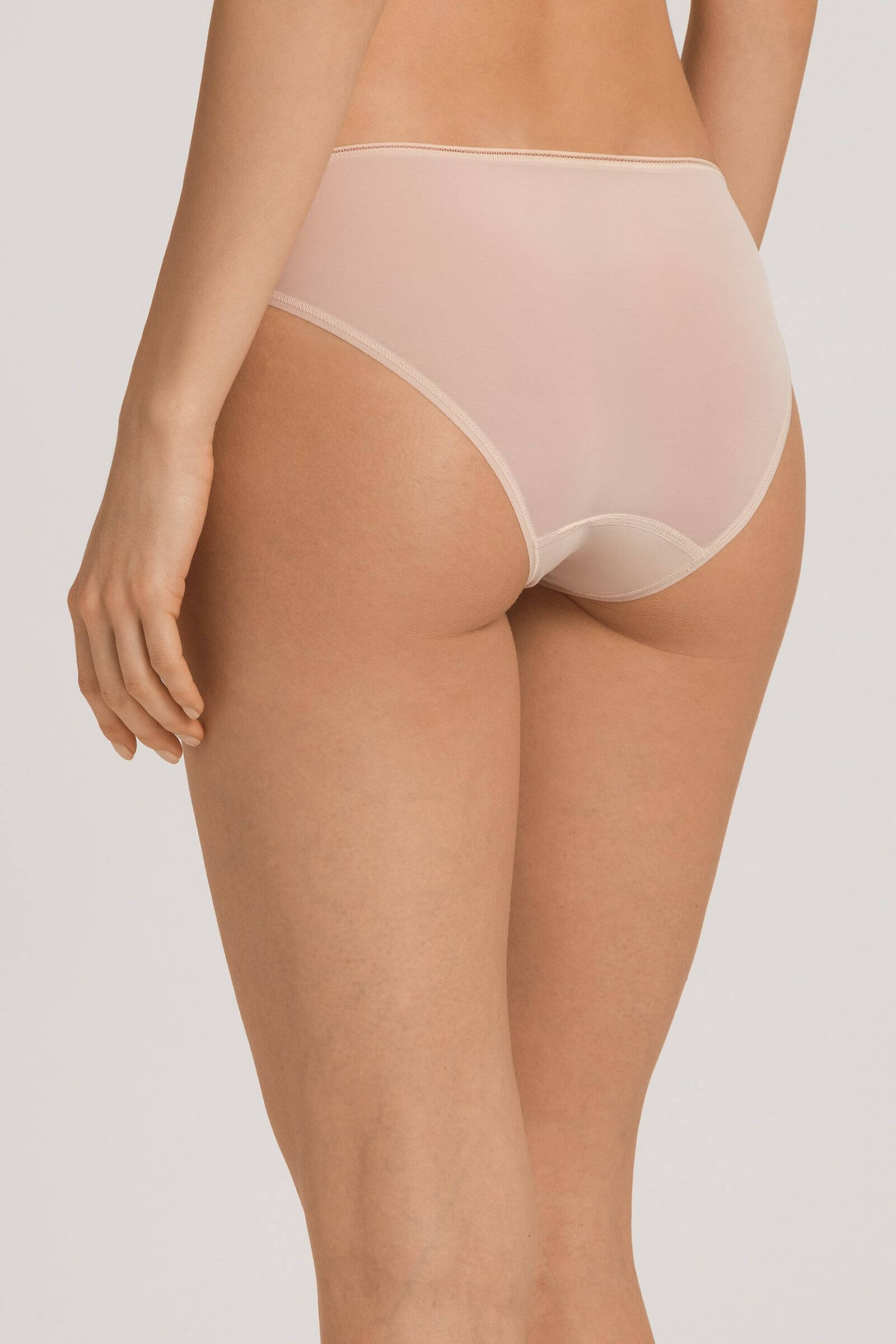 Бесшовные трусы слипы с заниженной посадкой. Цвет Бежевый (070274)