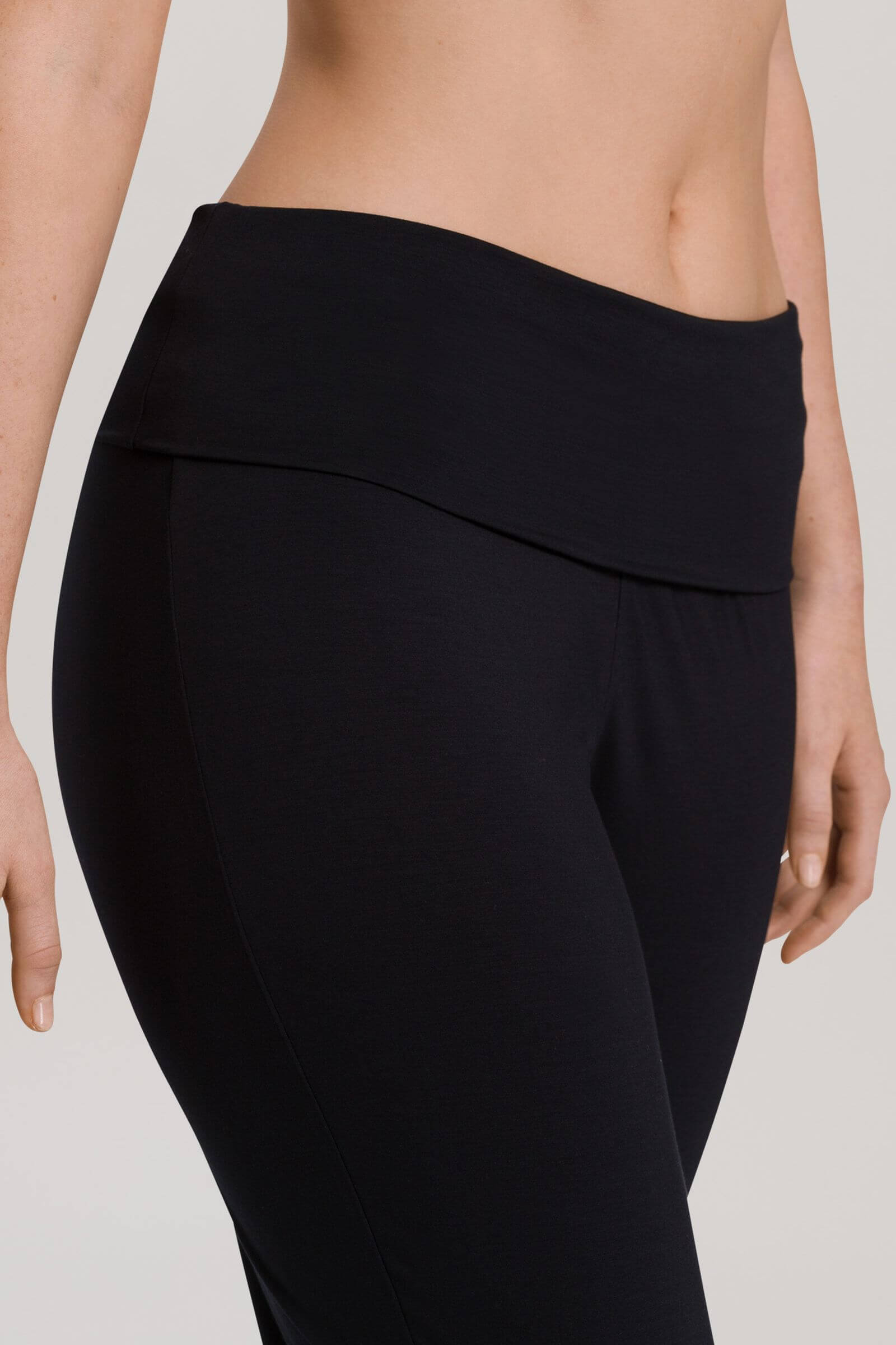 Длинные брюки с завышенной посадкой. Цвет Черный (072199)