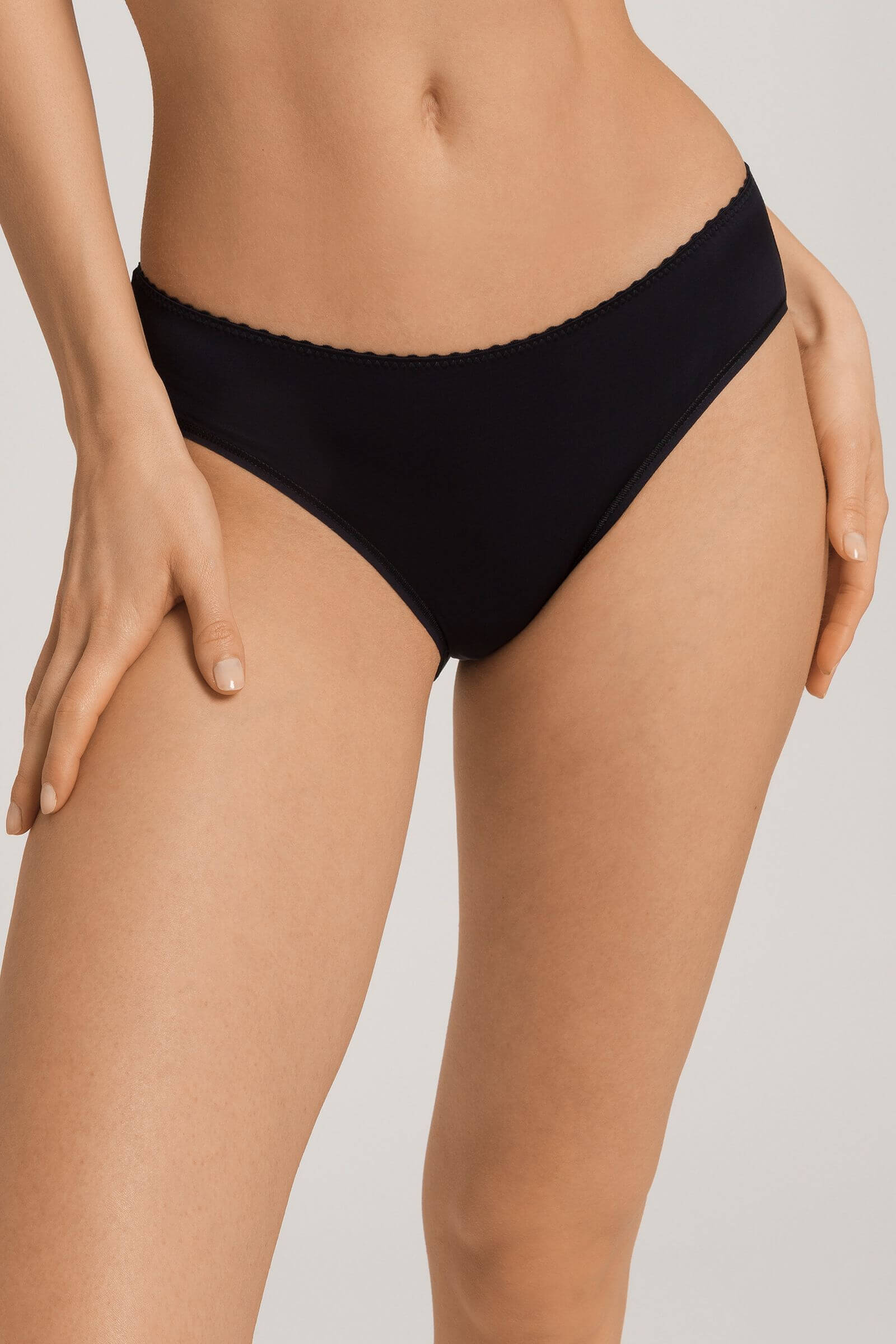 Трусы слипы из шелковистой вискозы. Цвет Черный (070019)