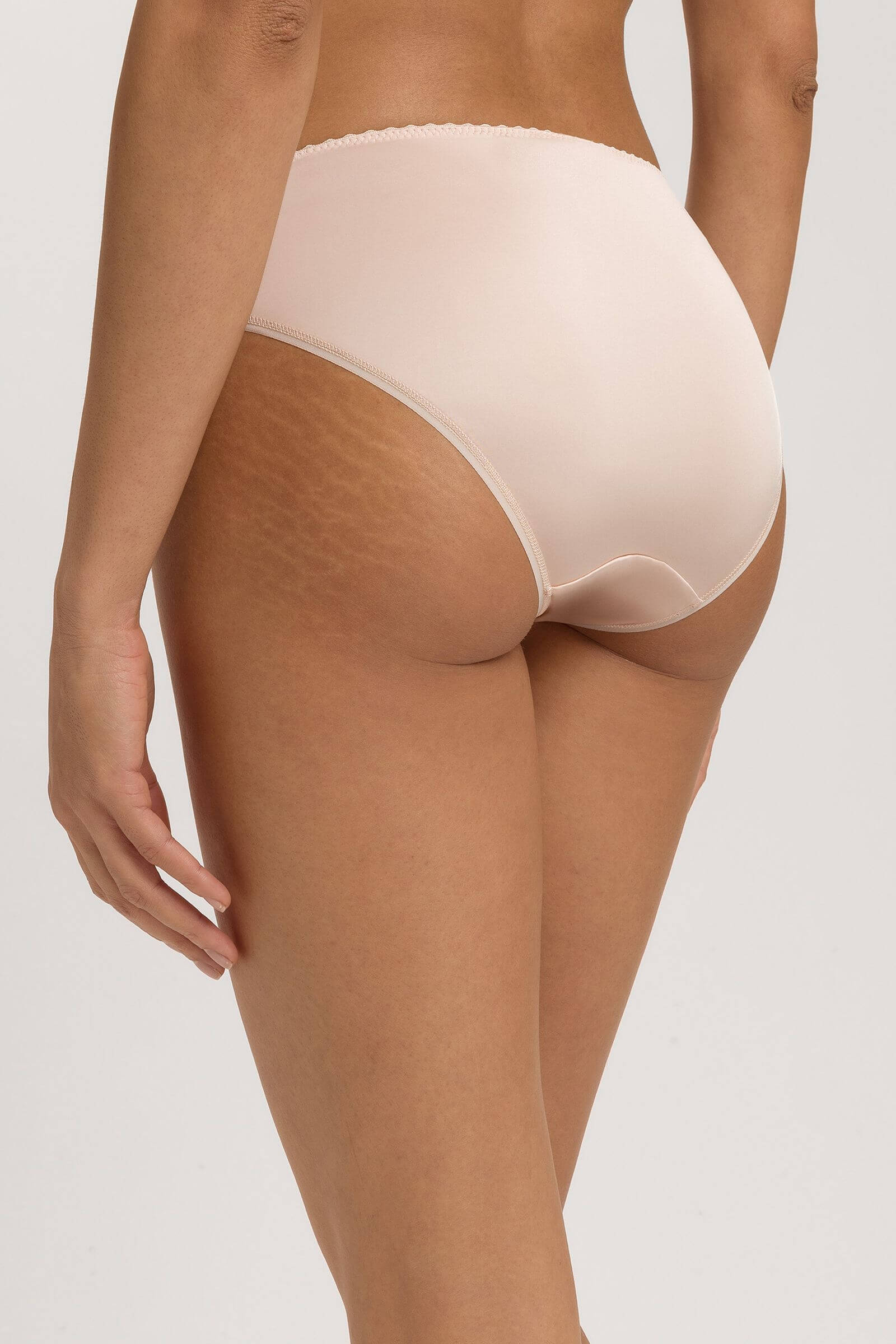 Трусы слипы из шелковистой вискозы. Цвет Бежевый (070858)