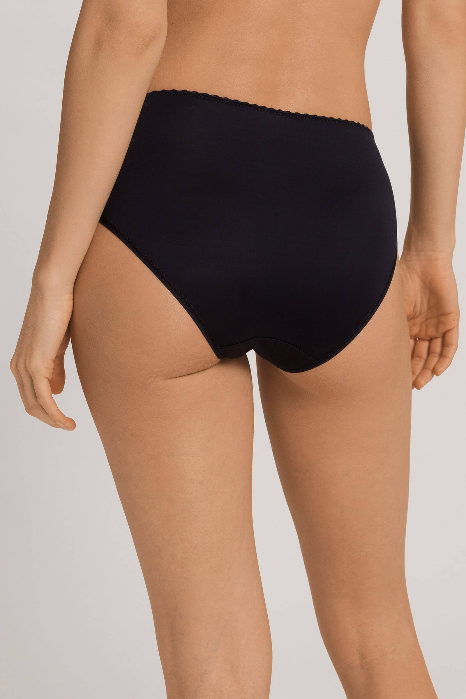 Трусы хипстеры из шелковистой вискозы. Цвет Черный (070019)