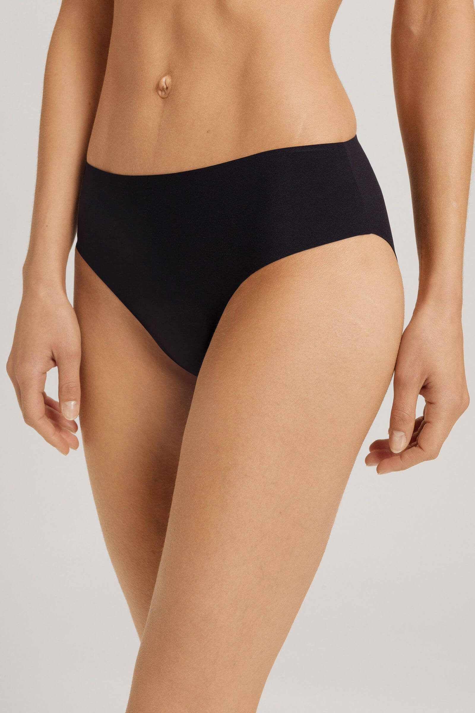 Бесшовные трусы слипы. Цвет Черный (070019)