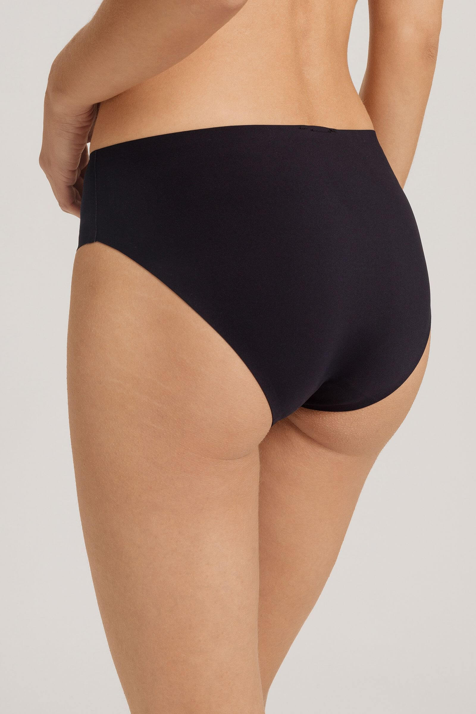 Бесшовные трусы слипы. Цвет Черный (070019)