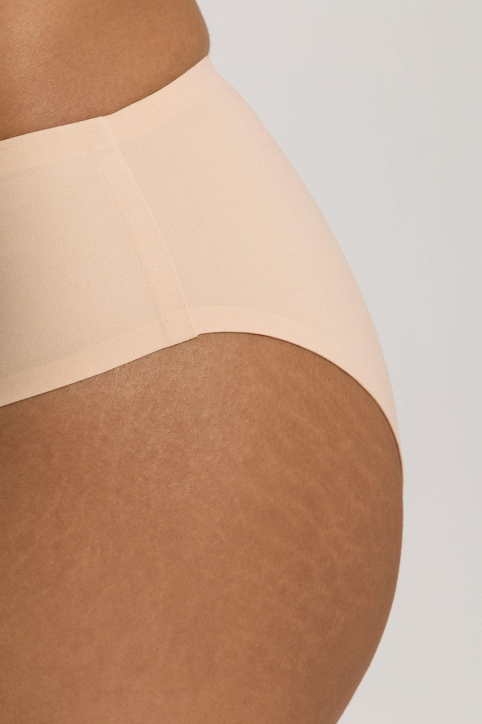 Бесшовные трусы слипы. Цвет Бежевый (070274)
