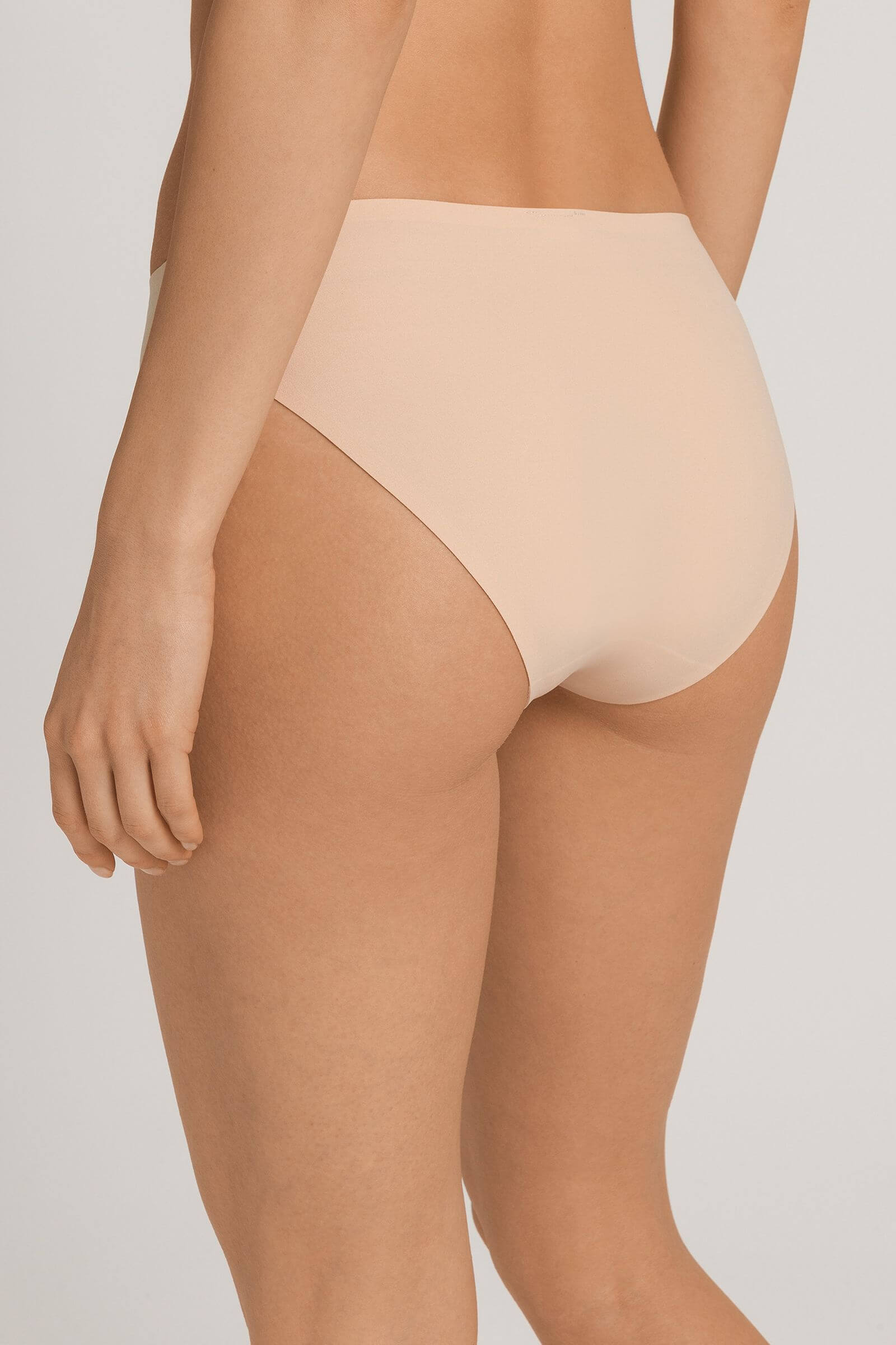 Бесшовные трусы слипы. Цвет Бежевый (070274)