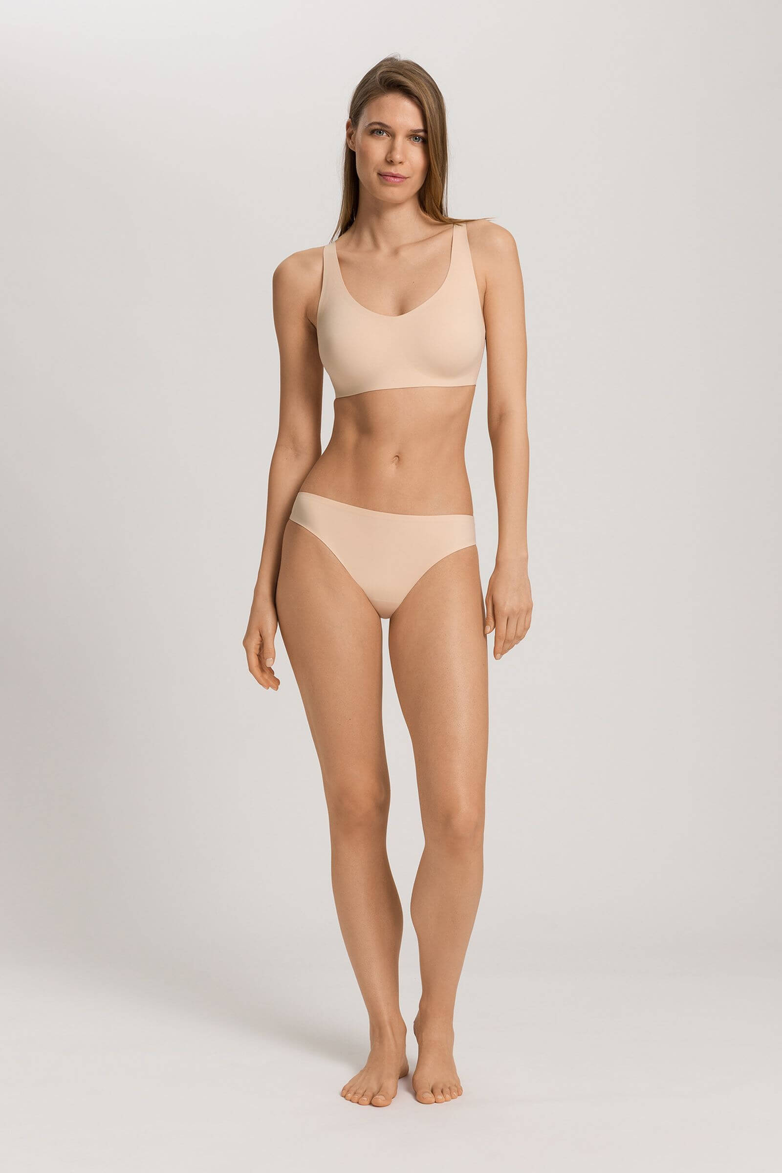 Бесшовные трусы слипы. Цвет Бежевый (070274)