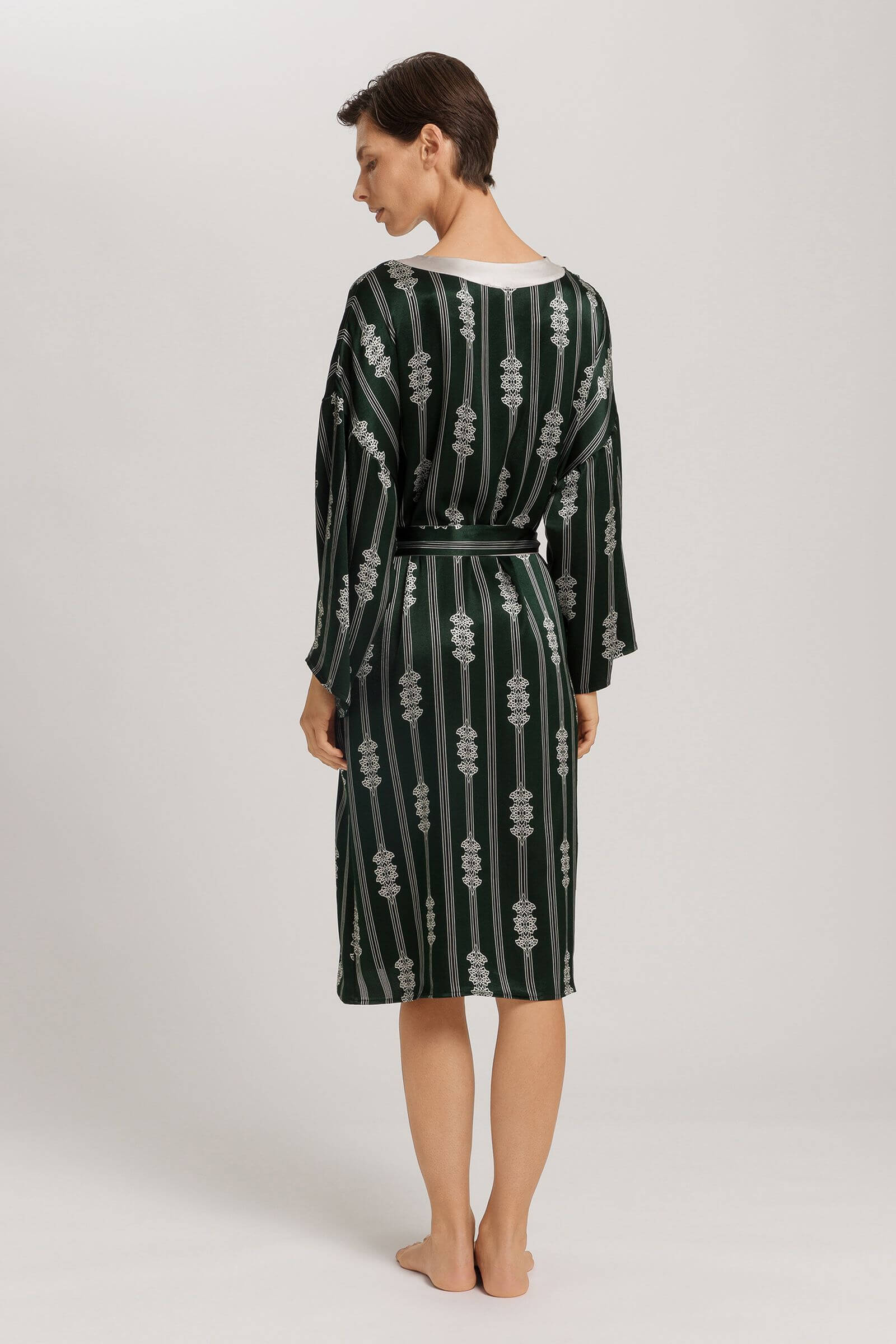 Легкий халат из вискозы. Цвет Зеленый (073060)