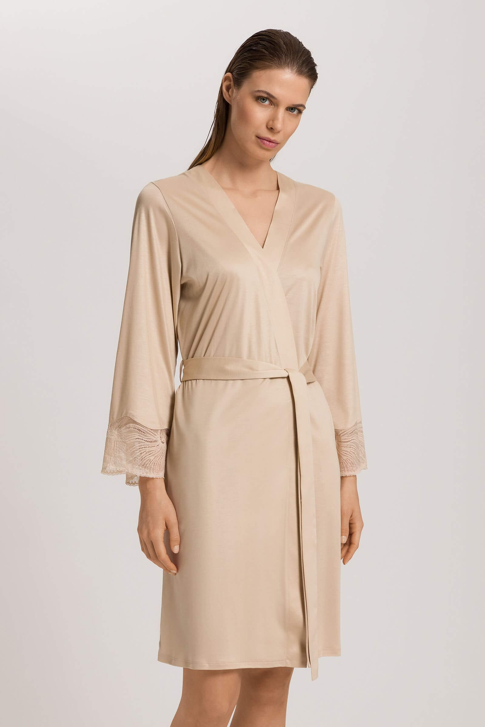 Короткий халат из 100% модала. Цвет Бежевый (072216)